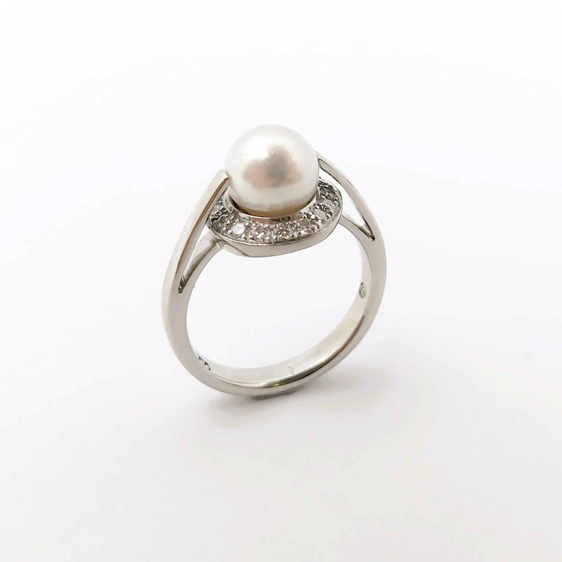 Ring 750/-, Größe: 54 mit Perle und Brillanten,  6,79g
