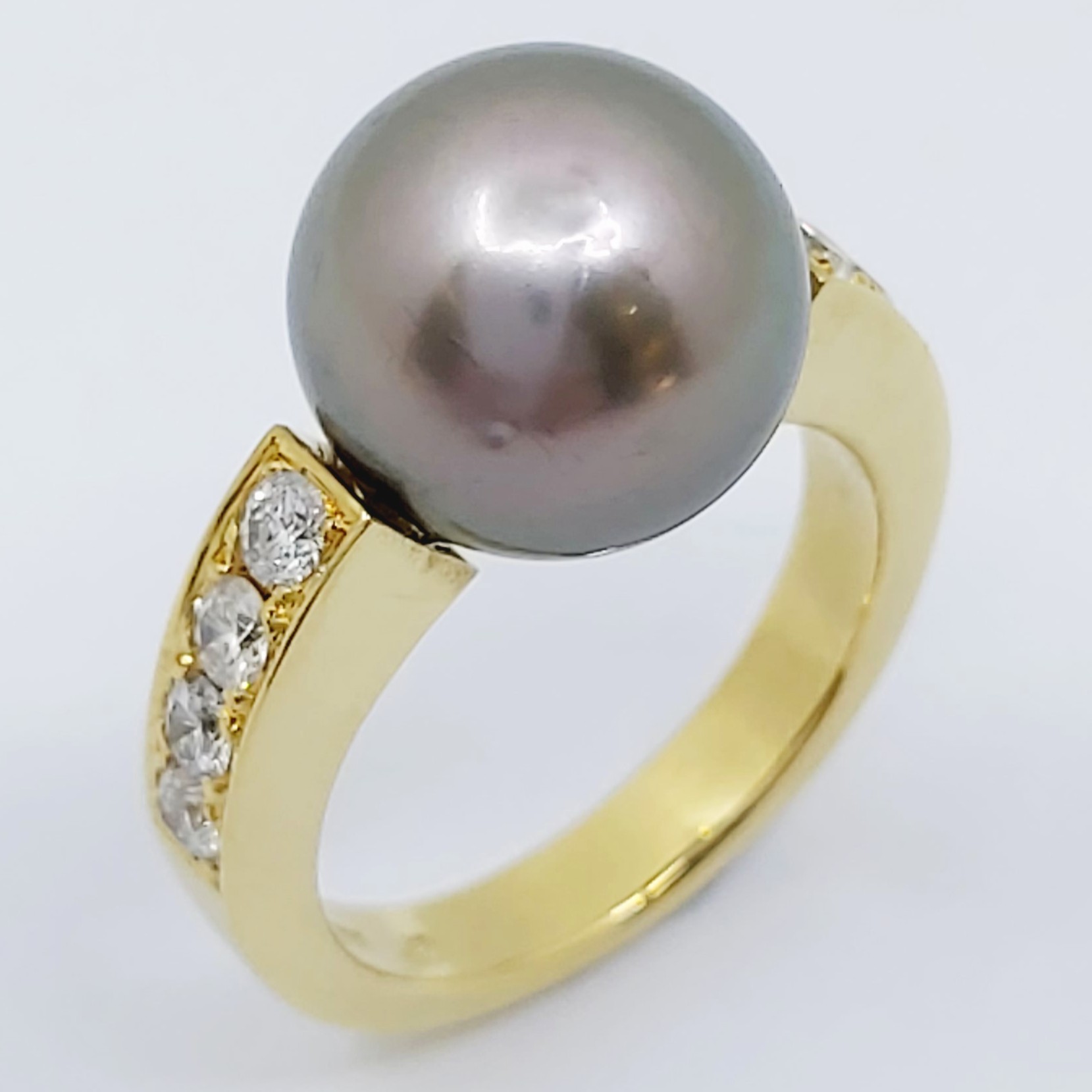 Ring 750/-, Größe: 57 mit Tahiti Zuchtperle und Brillaten, 9,890g