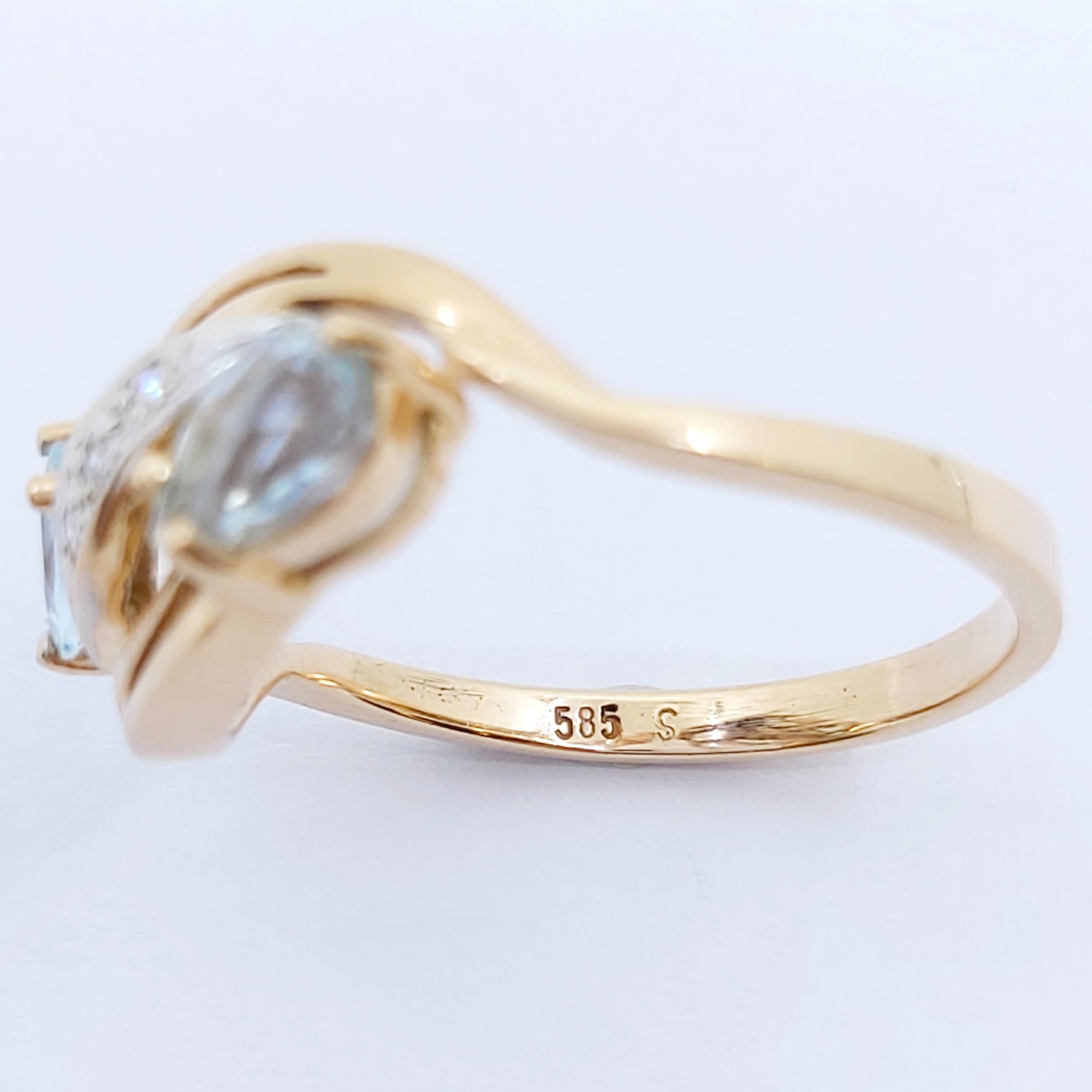 Ring 585/- mit Topase und Diamaten, Größe: 55, 3,14g