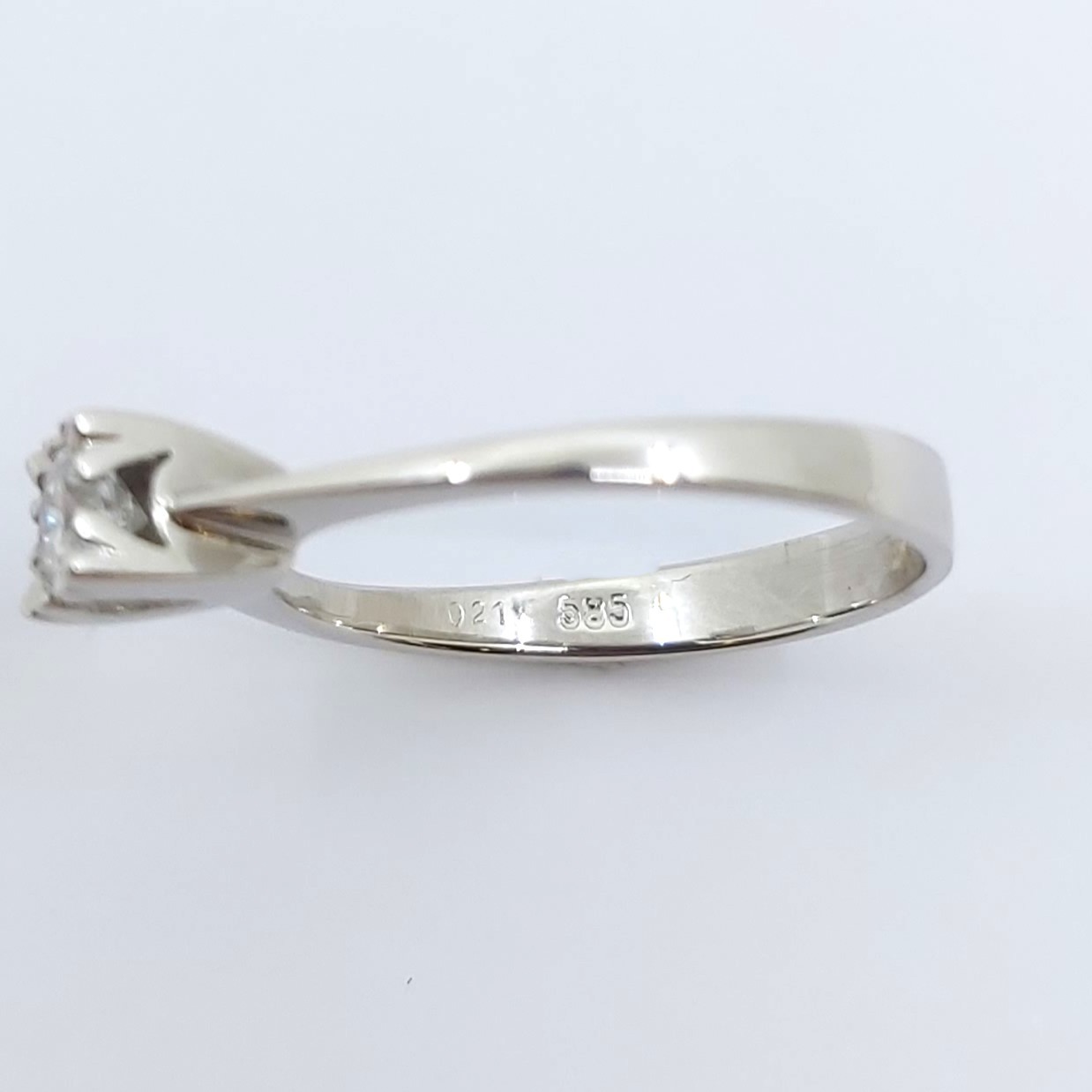 Ring 585/-, Größe: 51 mit Brillant,  1,89g
