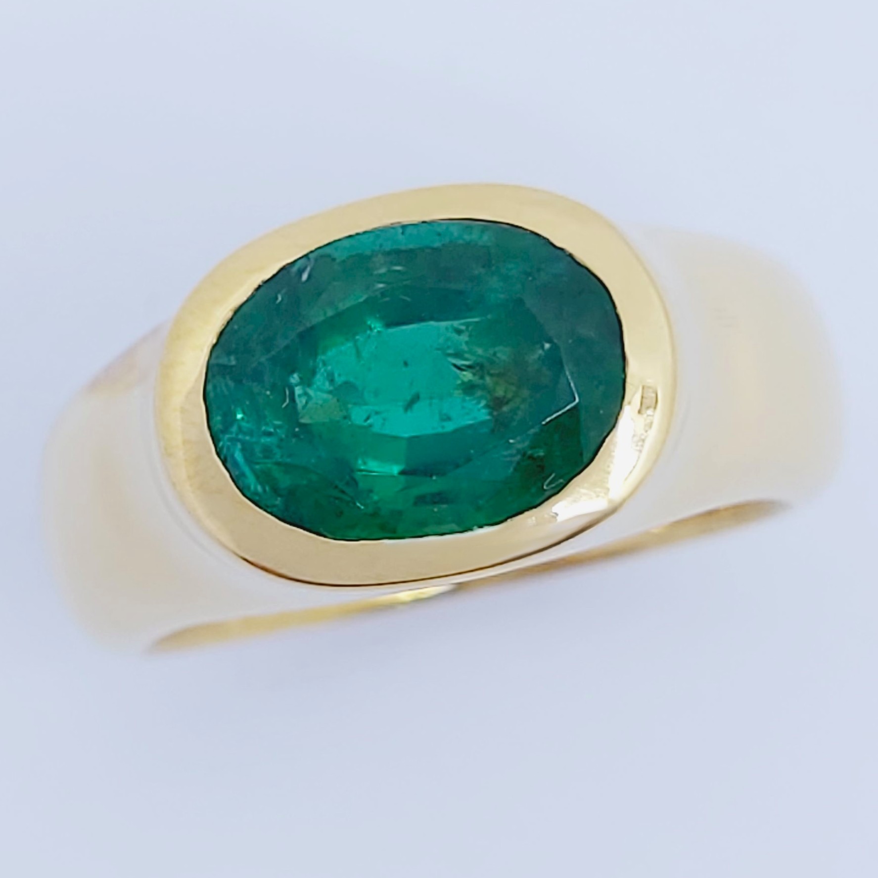 Ring 900/- mit einem Smaragd, Größe: 62, 24,78g