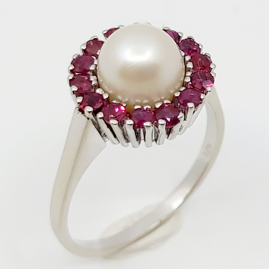 1 Ring 585/- Weißgold, Perle, Rubine, Größe: 58, 5,1 g