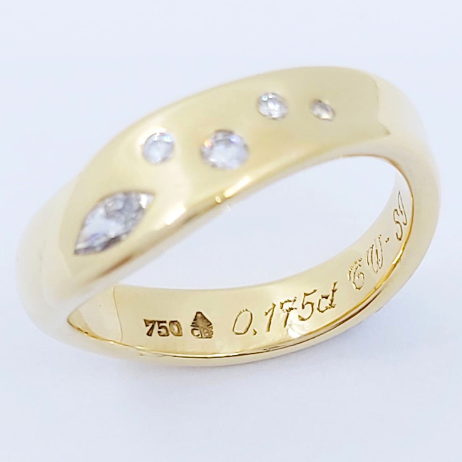 Ring 750/-, Größe: 51 mit Diamantnavette und Brillanten, 6,71g