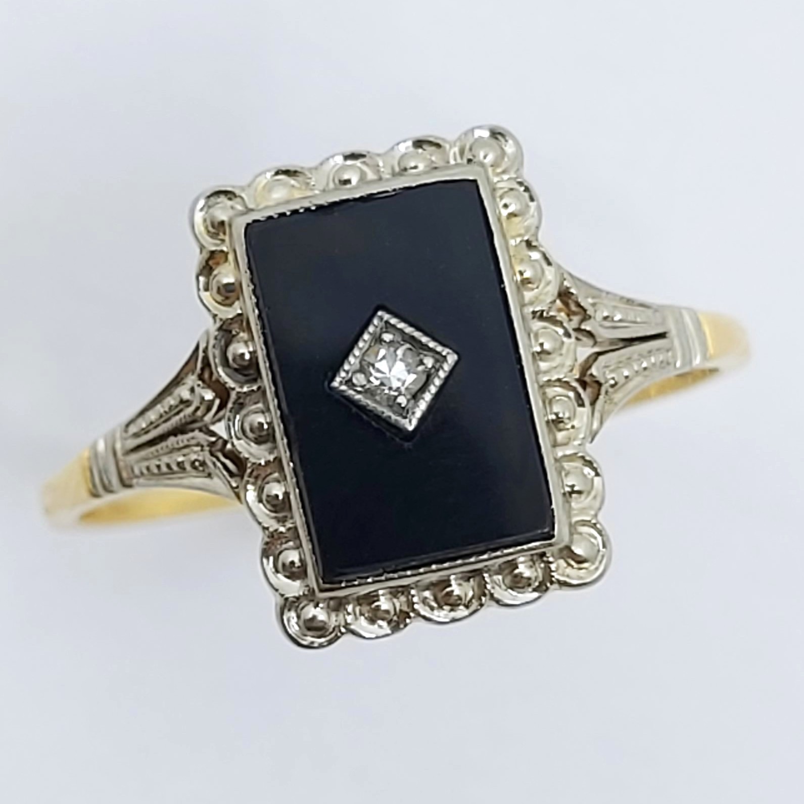 Ring 585/-, Größe: 61 mit Onyx und Diamant, 2,40g
