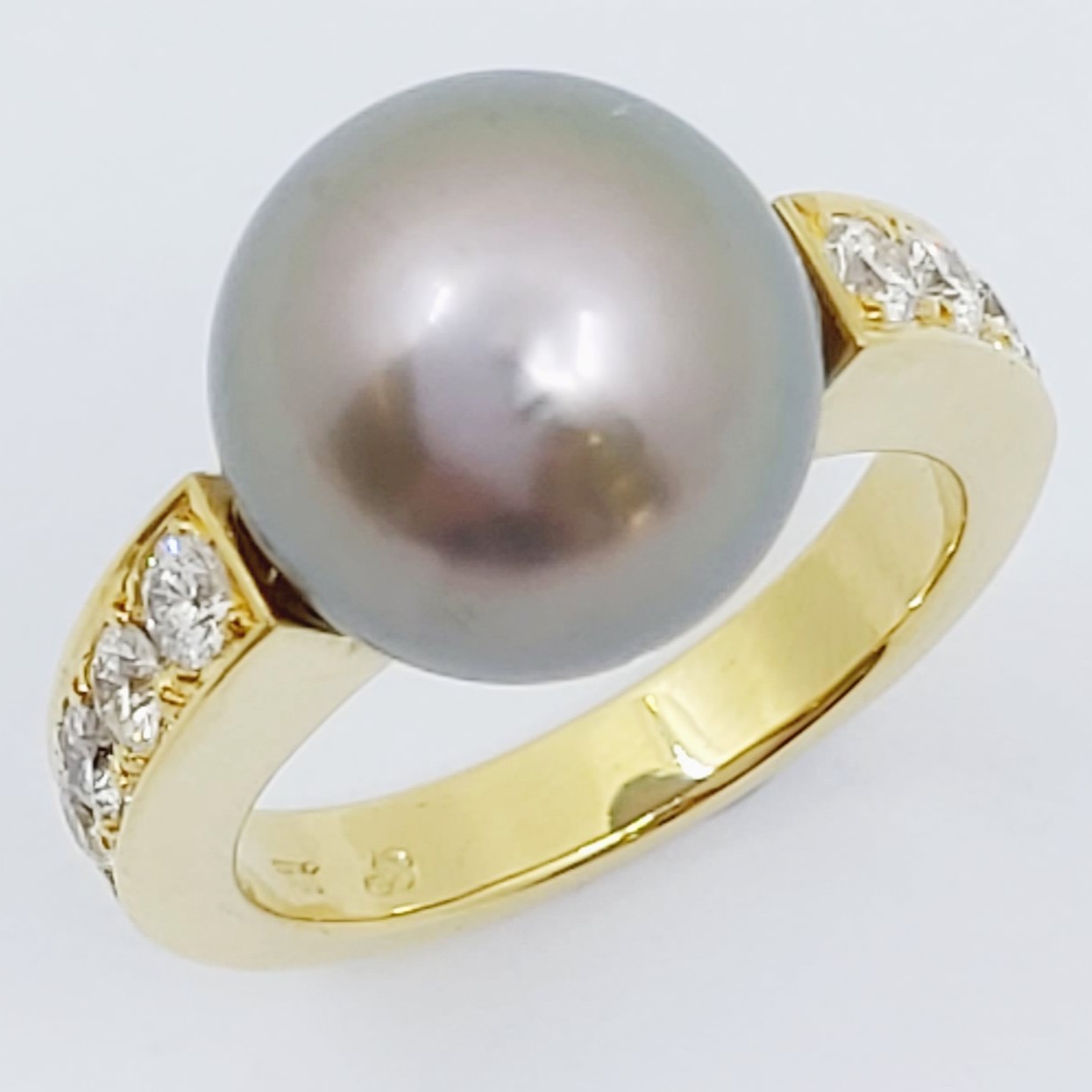 Ring 750/-, Größe: 57 mit Tahitiperle und Brillanten, 9,890g