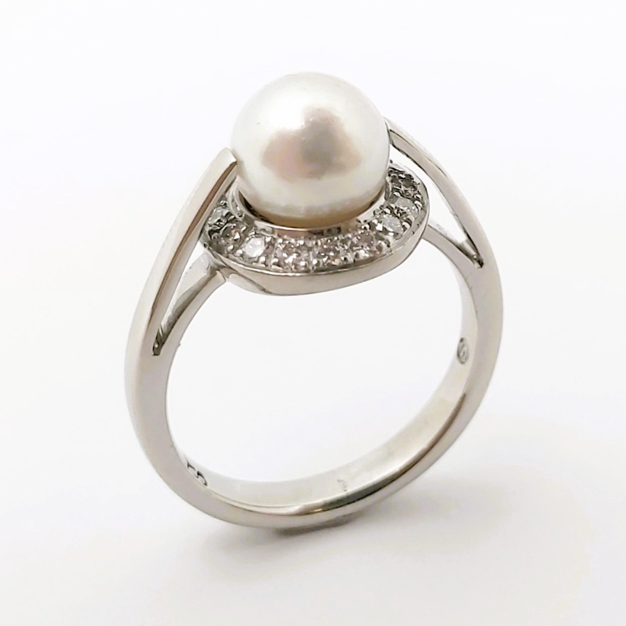 Ring 750/-, Größe: 54 mit Perle und Brillanten,  6,79g