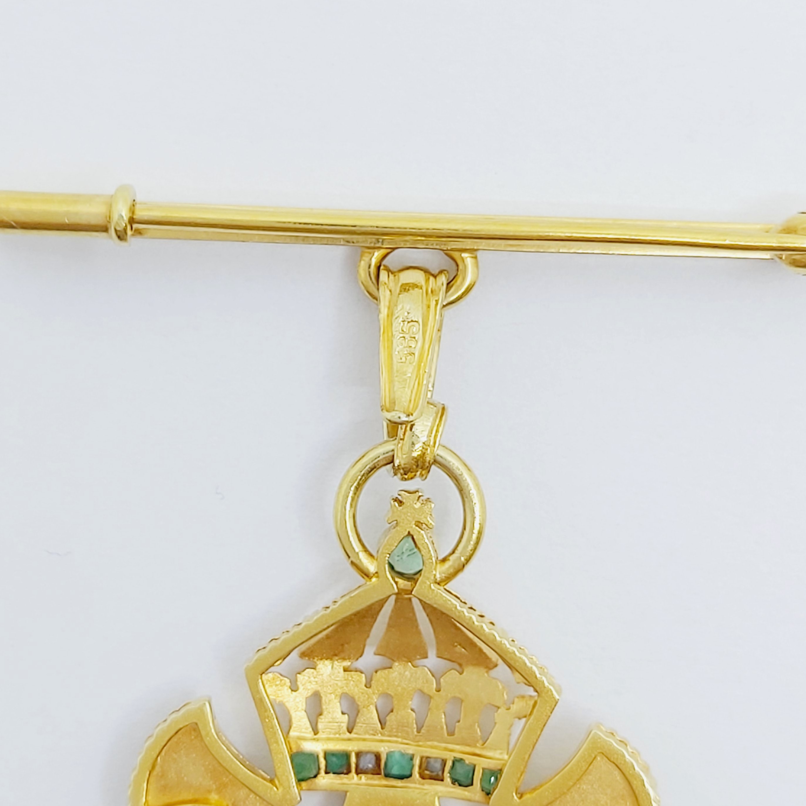 Anhänger/Brosche 585/- mit Brillanten, Diamanten und Smaragden, 11,050g