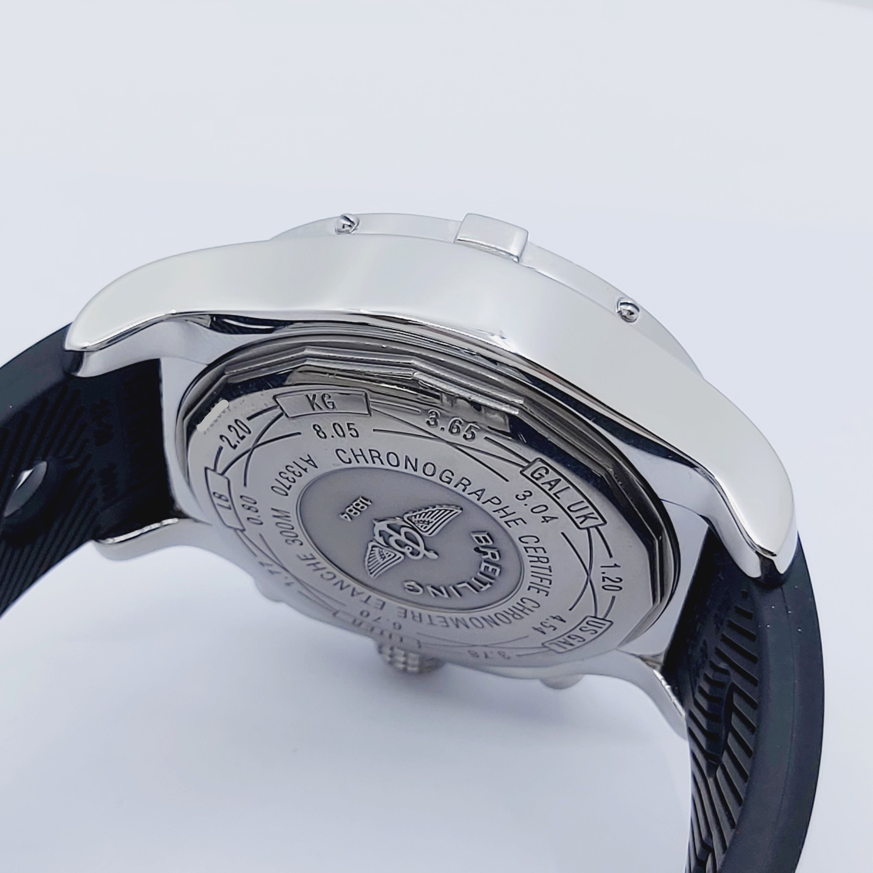Armbanduhr Breitling Avenger A13370 mit Kautschuckband N.2387745 mit Custom-Brillantlünette, Box