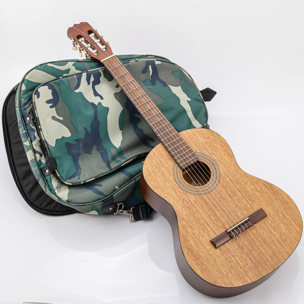 1 Gitarre Hohner HC-15 # 97096502, Gebrauchsspuren, in Tasche