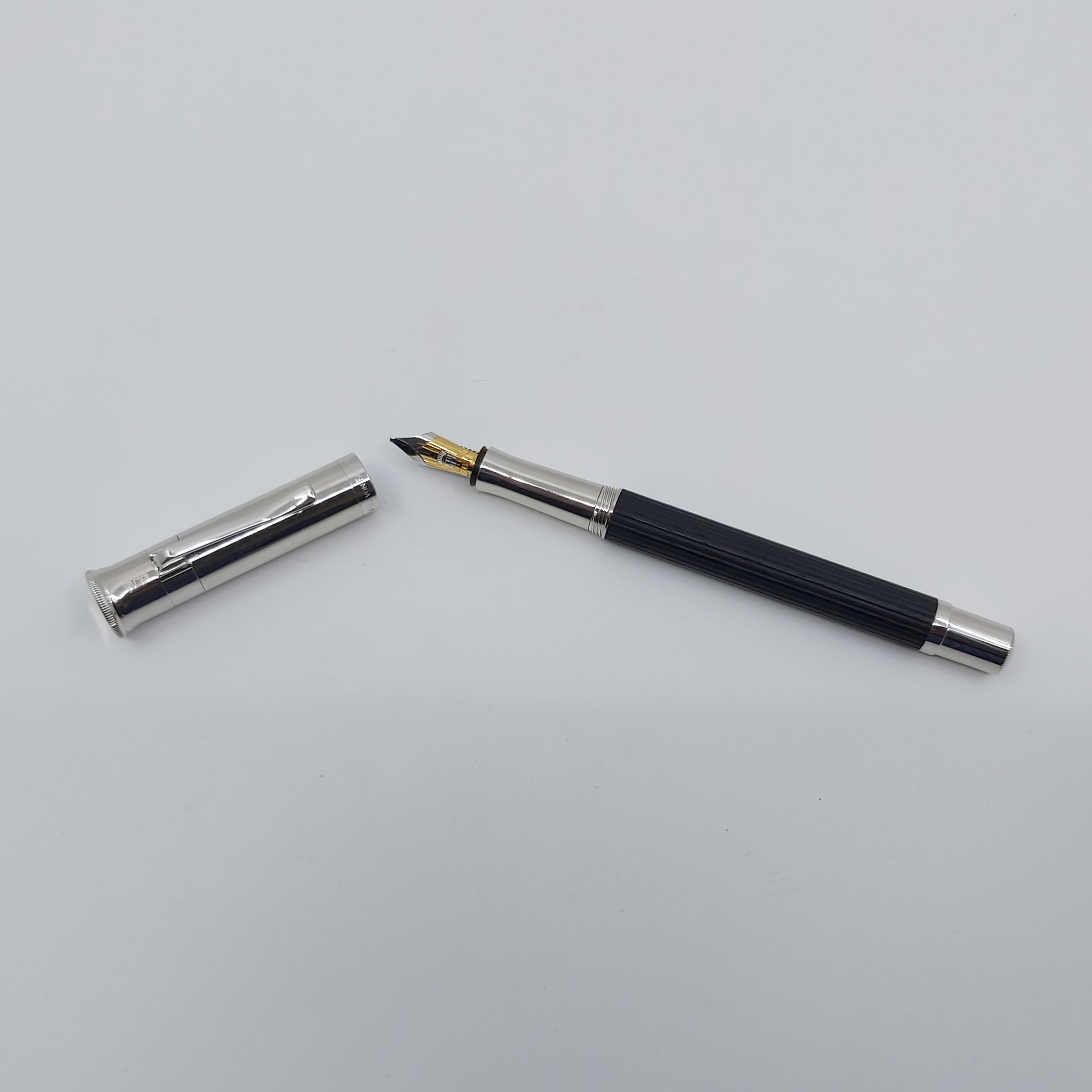 Füllfederhalter Faber Castell Classic "B"