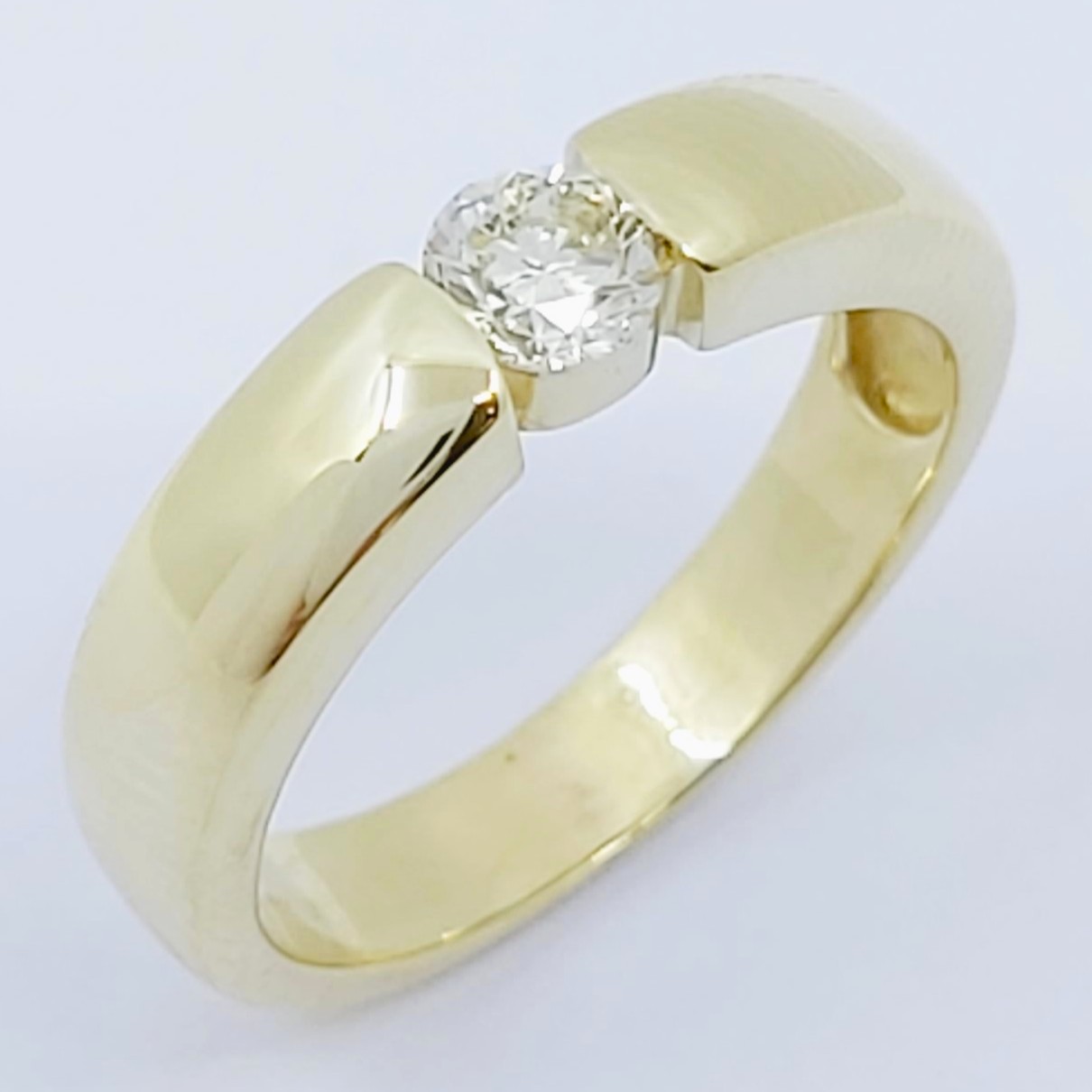 Ring 585/- mit einem Brillant, Größe: 49, 3,350g