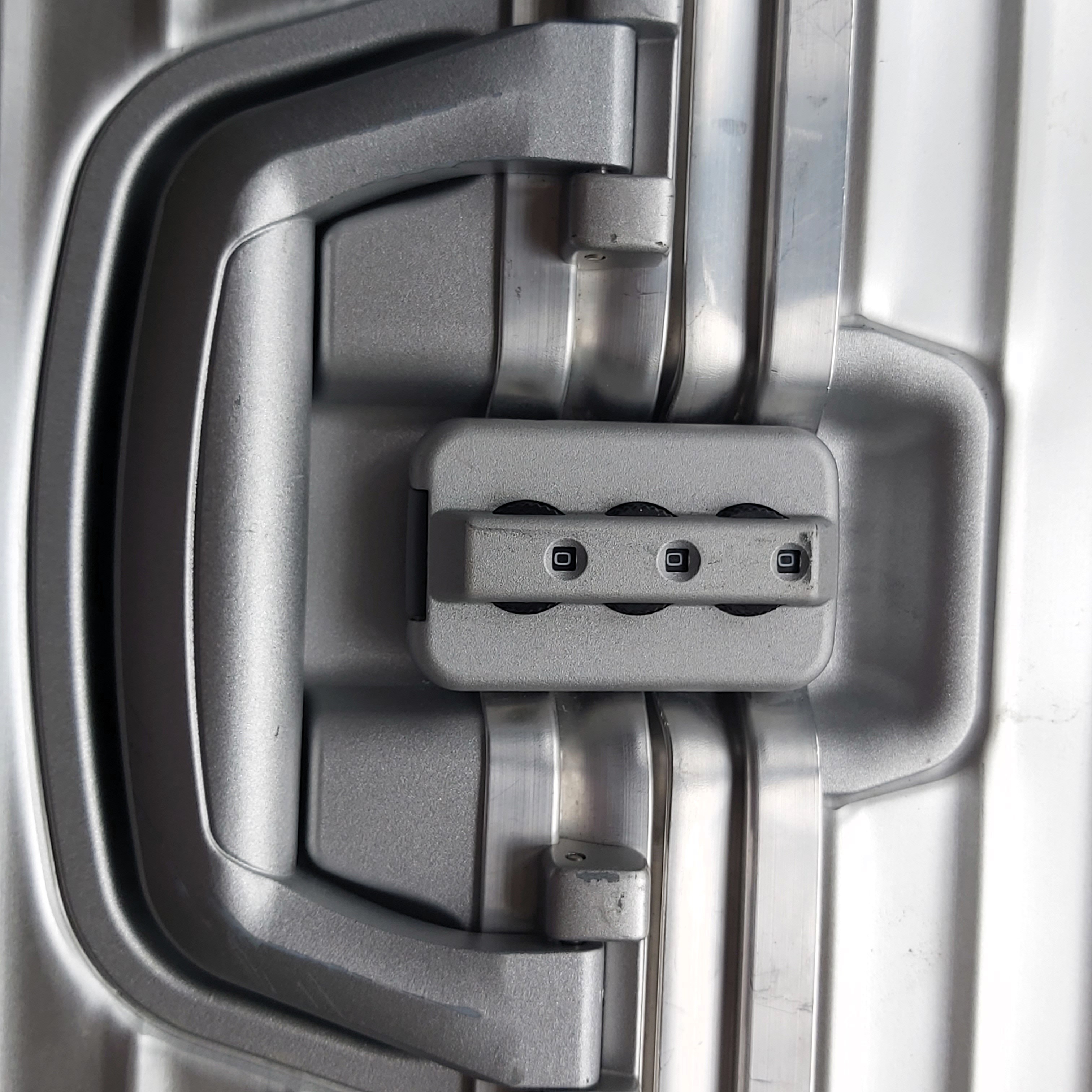 Koffer Rimowa Aluminium Gebrauchsspuren
