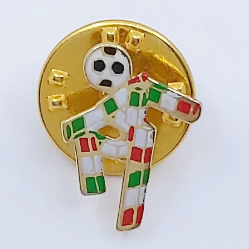 Pin "Fußballer" 750/-, 0,770g