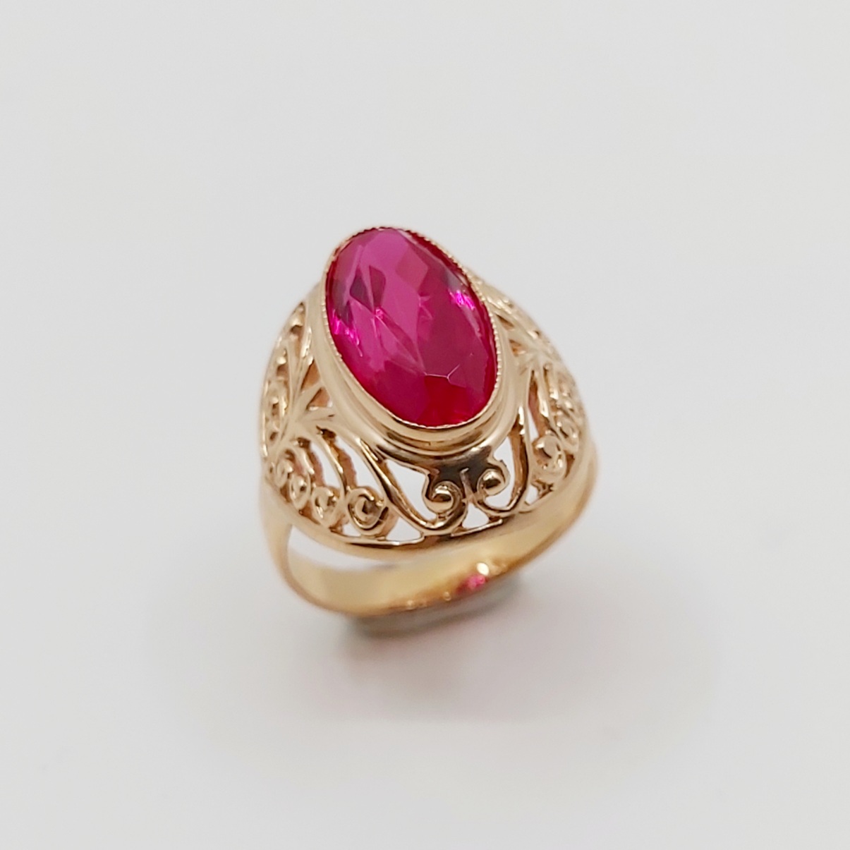 1 Ring 583/- roter Stein Gr.55