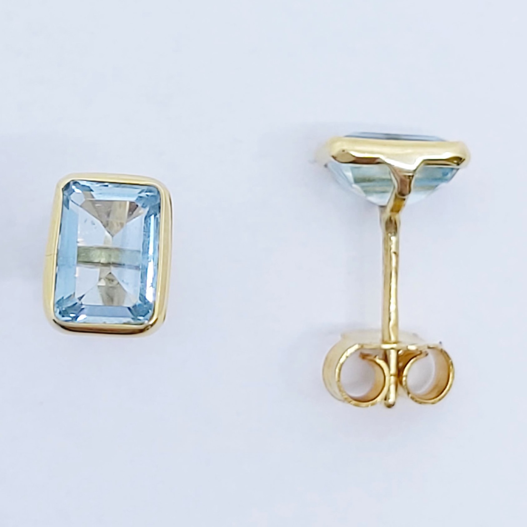 Ohrstecker 750/- mit blauen Steinen, 1,43g