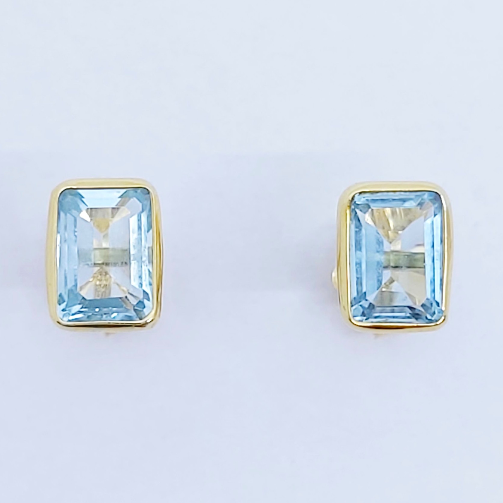 Ohrstecker 750/- mit blauen Steinen, 1,43g