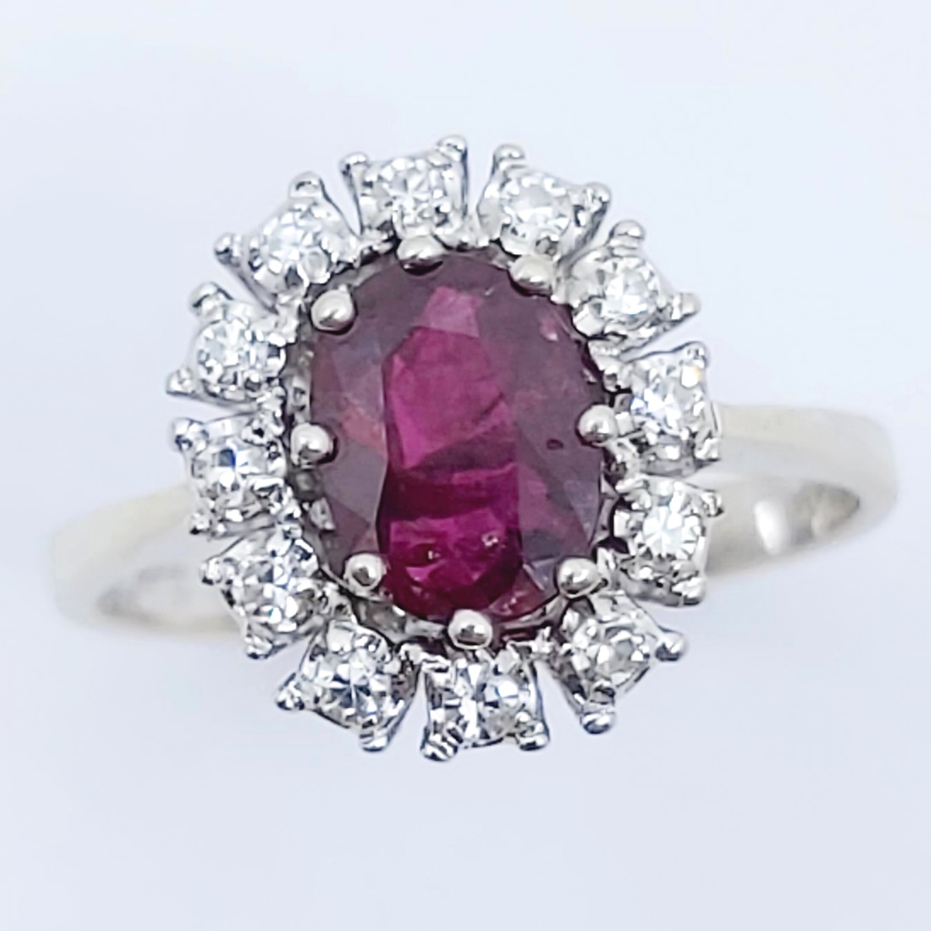 Ring 585/- mit einem Rubin und Diamanten, Größe: 56, 3,75g