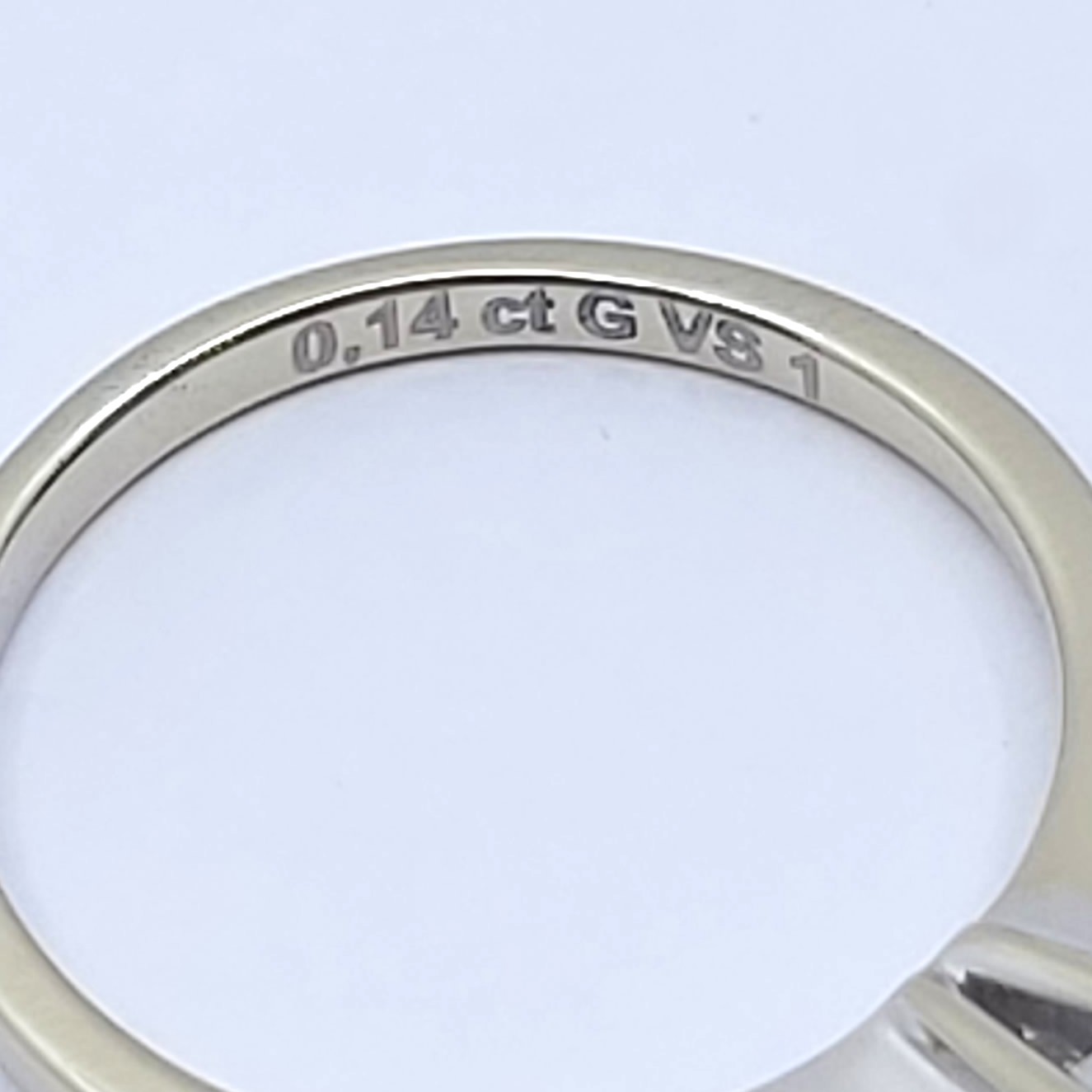 Ring 585/-, Größe: 51 mit einem Brilliant, 1,84 g