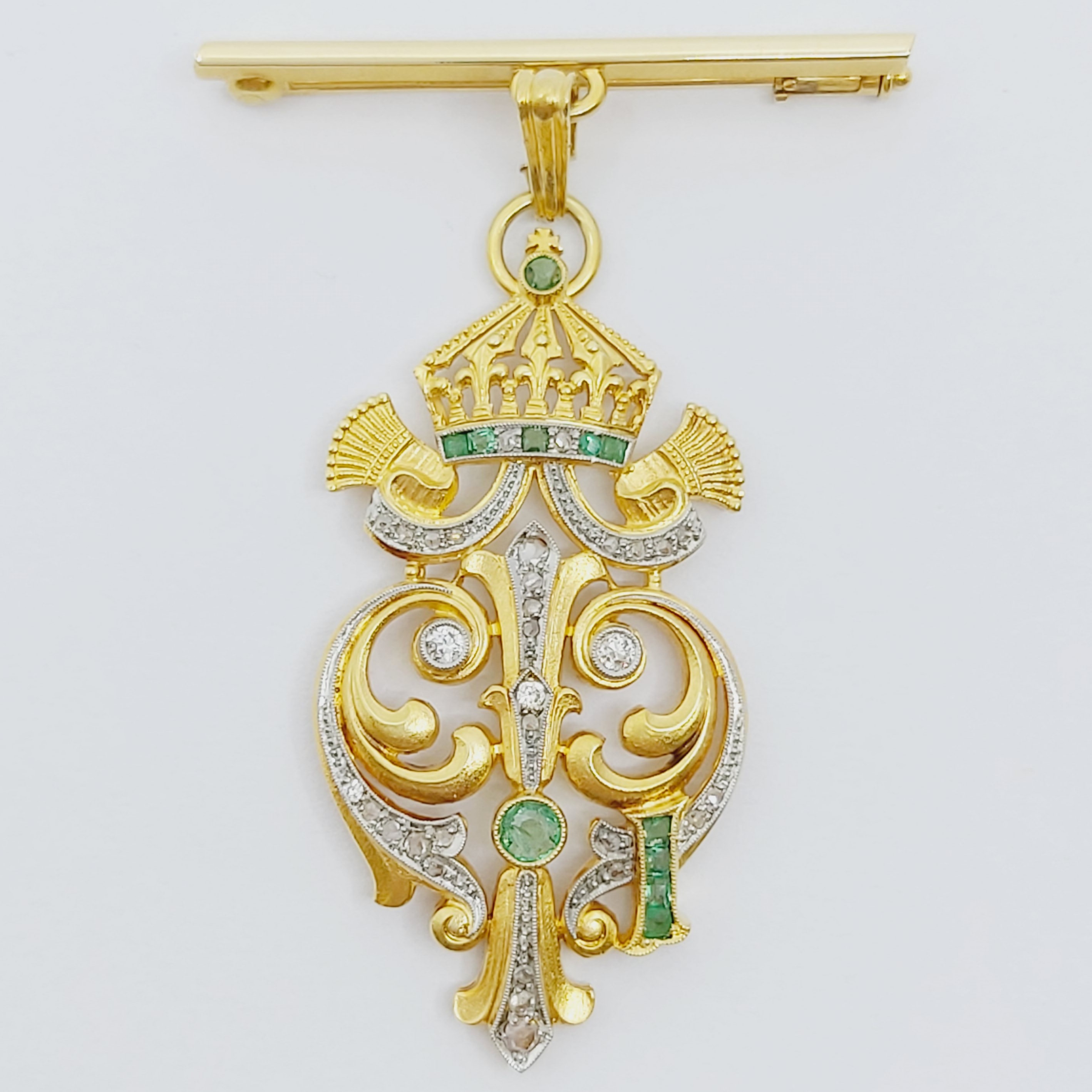 Anhänger/Brosche 585/- mit Brillanten, Diamanten und Smaragden, 11,050g