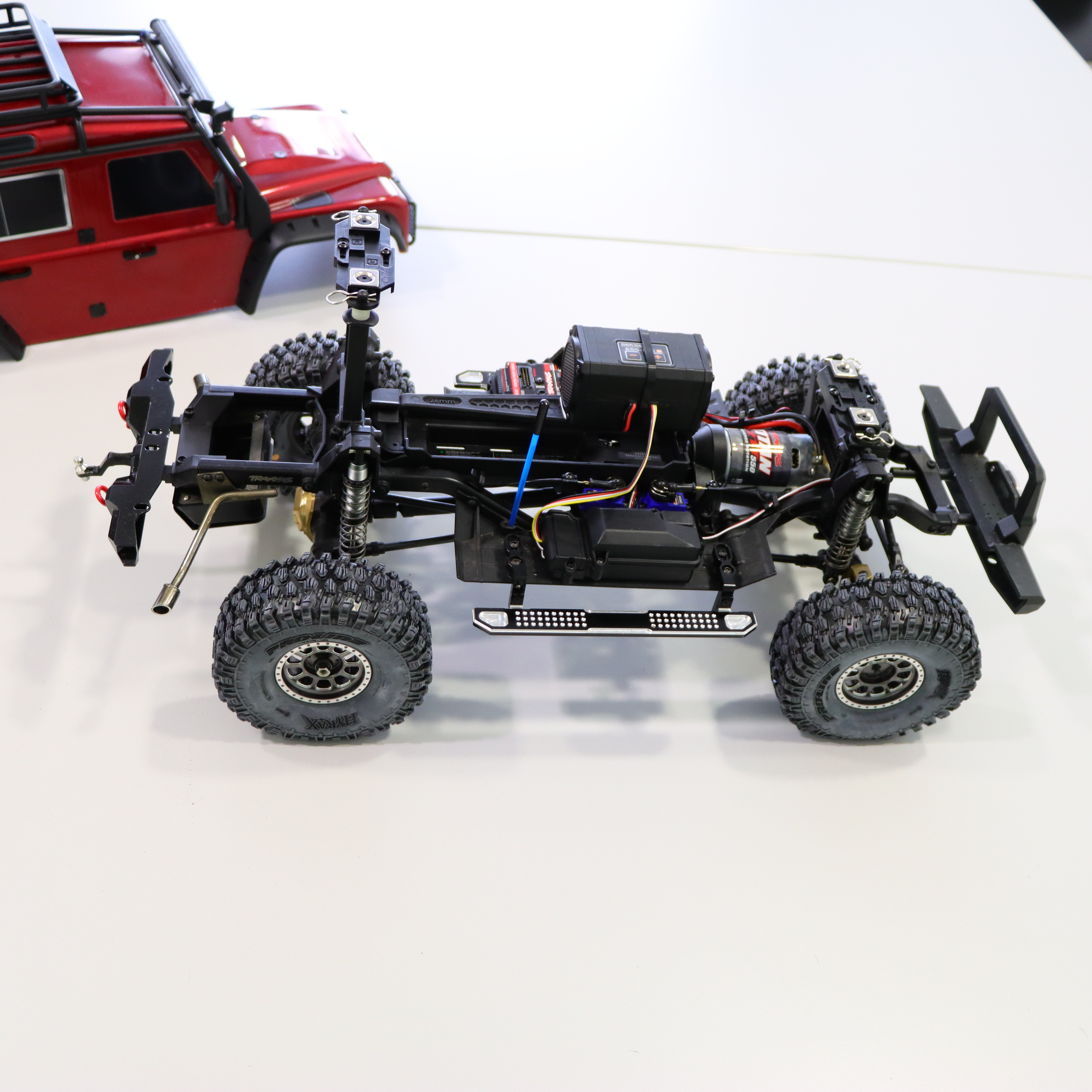 Modell TRAXXAS Com/Pat 1:40 Landrover Defender
