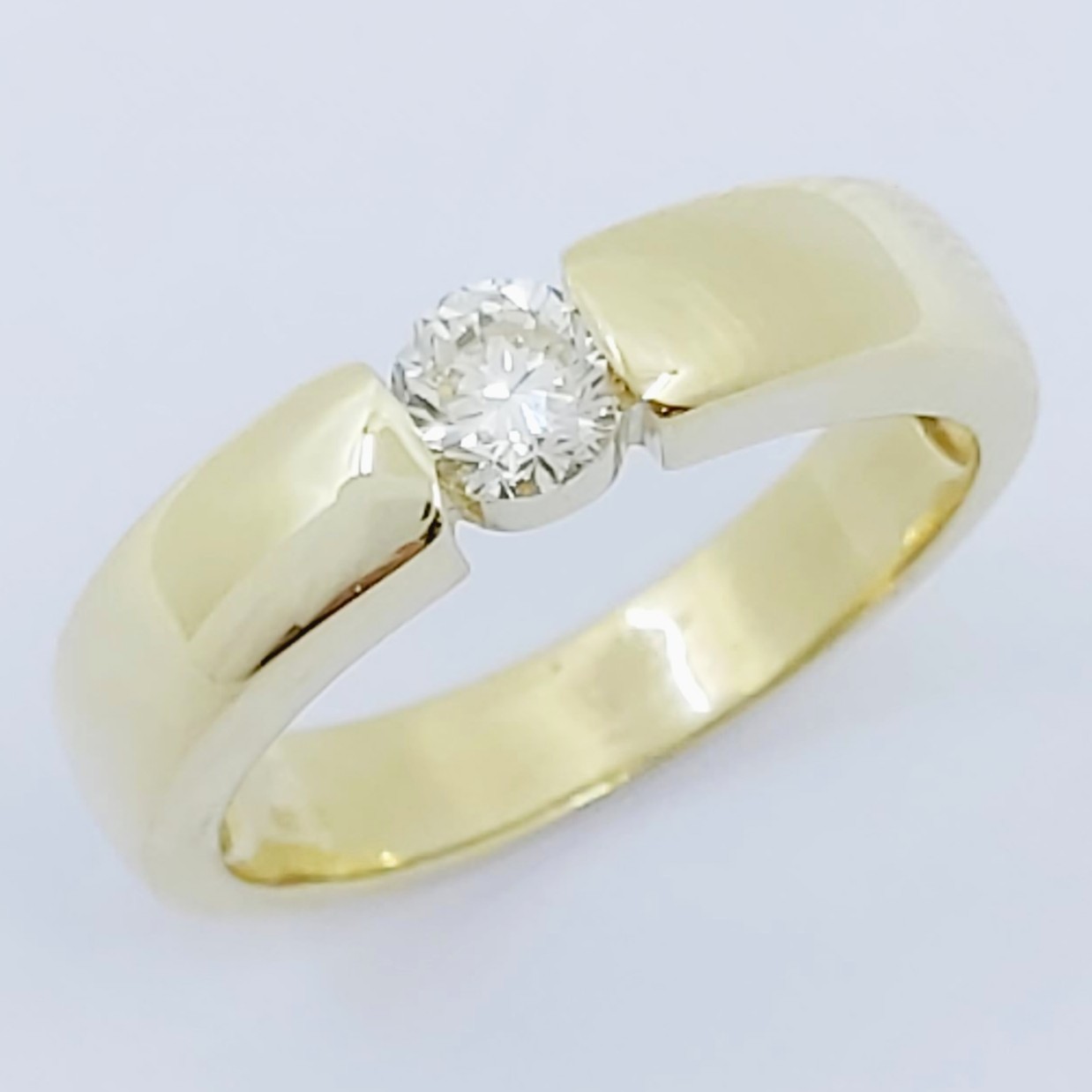 Ring 585/- mit einem Brillant, Größe: 49, 3,350g