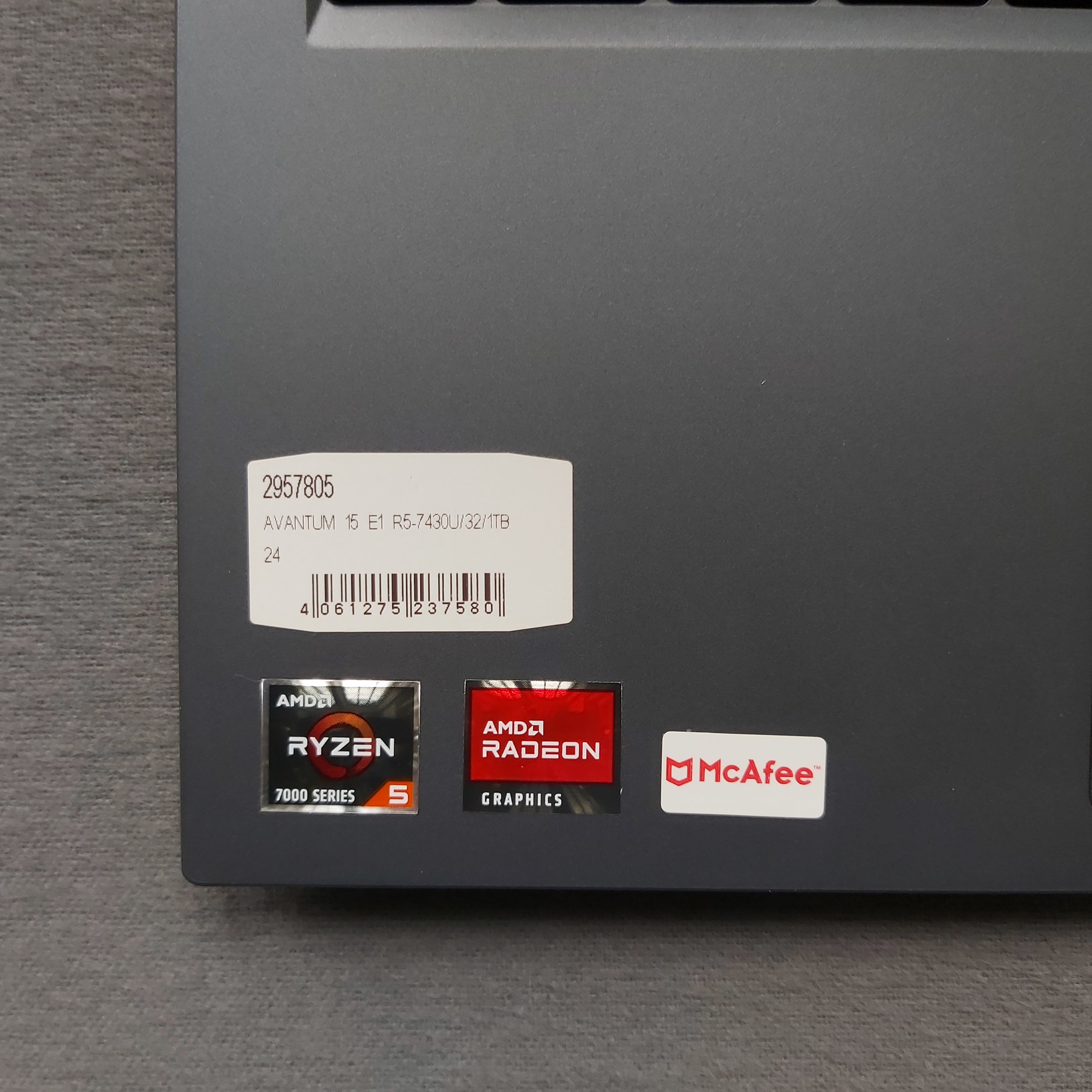 Laptop "Medion Avantum" 15E1 R5