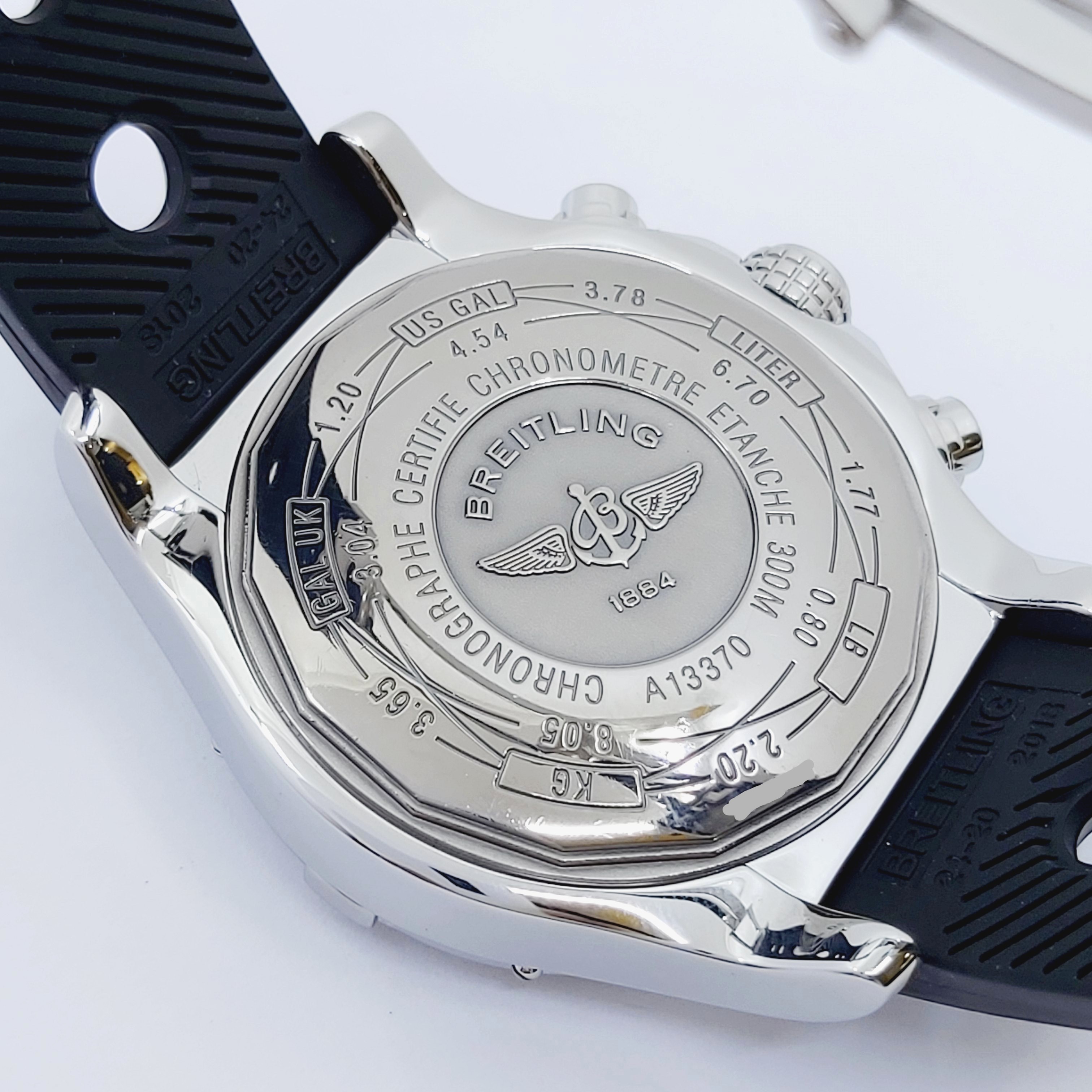 Armbanduhr Breitling Avenger A13370 mit Kautschuckband N.2387745 mit Custom-Brillantlünette, Box