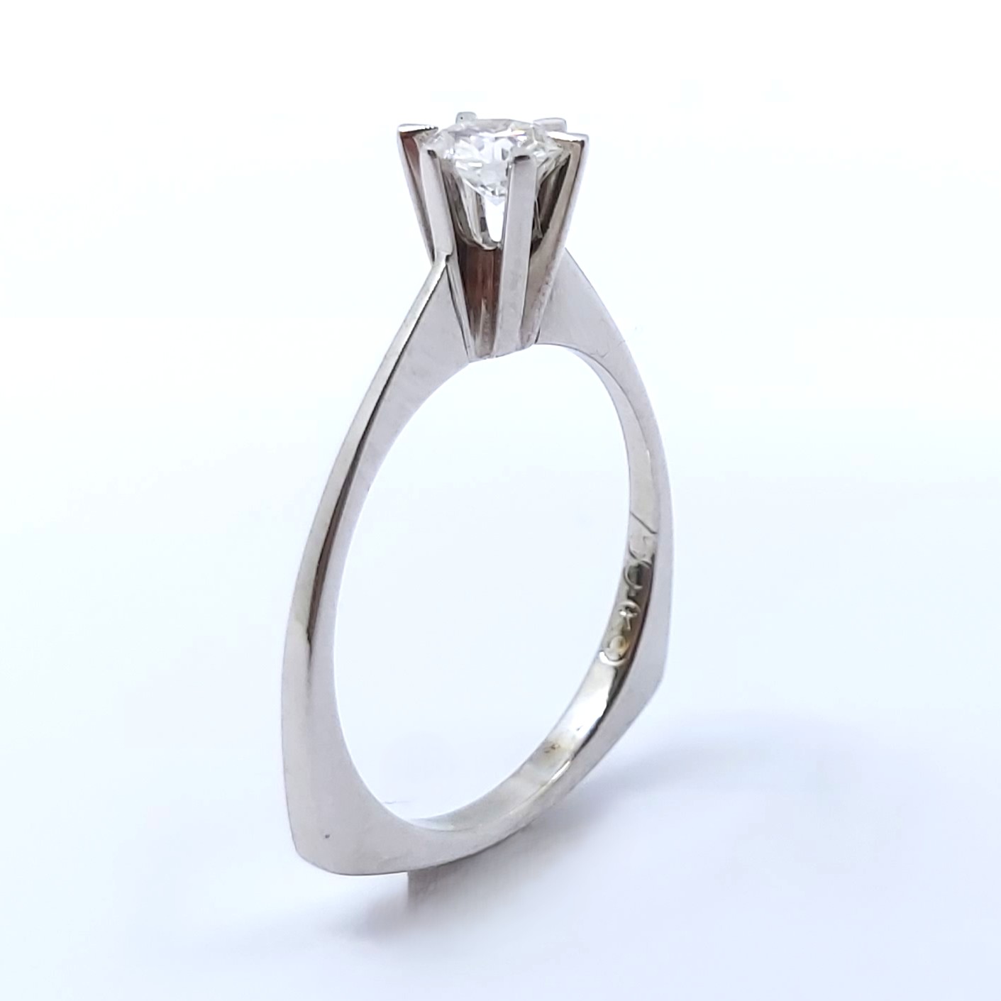 Ring 750/- mit Brillant, Größe: 54,5  3,08g