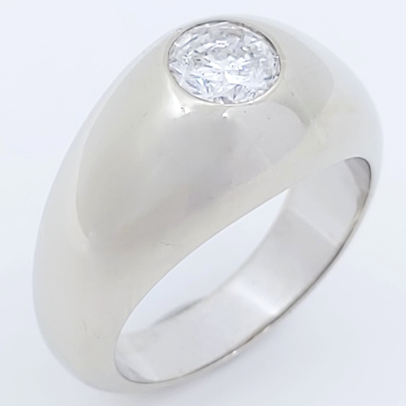 Ring 750/-  Größe: 62 mit einem Brillant, 22,5g