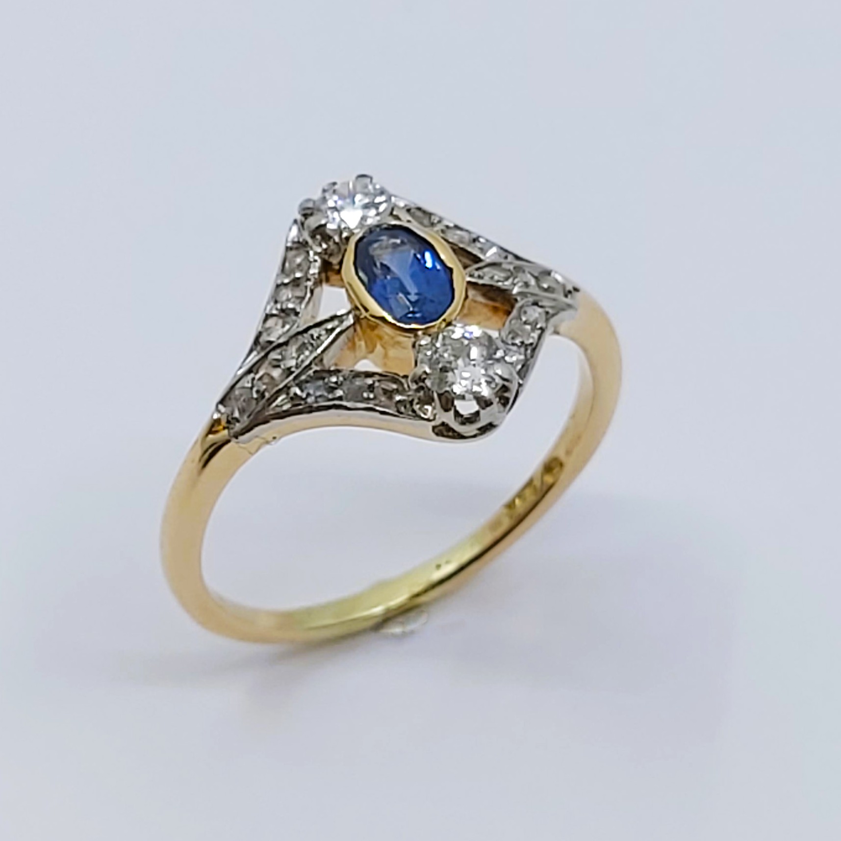 Ring 585/-, Größe: 54 mit Saphir und Diamanten 3,12g