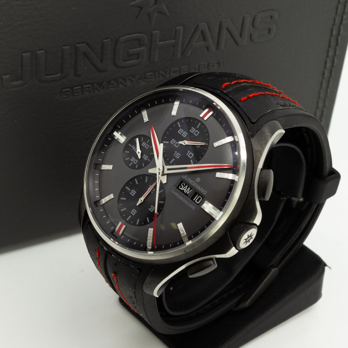 1 Armbanduhr Junghans Meister Automatic Chronoscop PVD, limitiert, Ref.027/4025.00  mit Kautschukband , Originalpapiere und -box