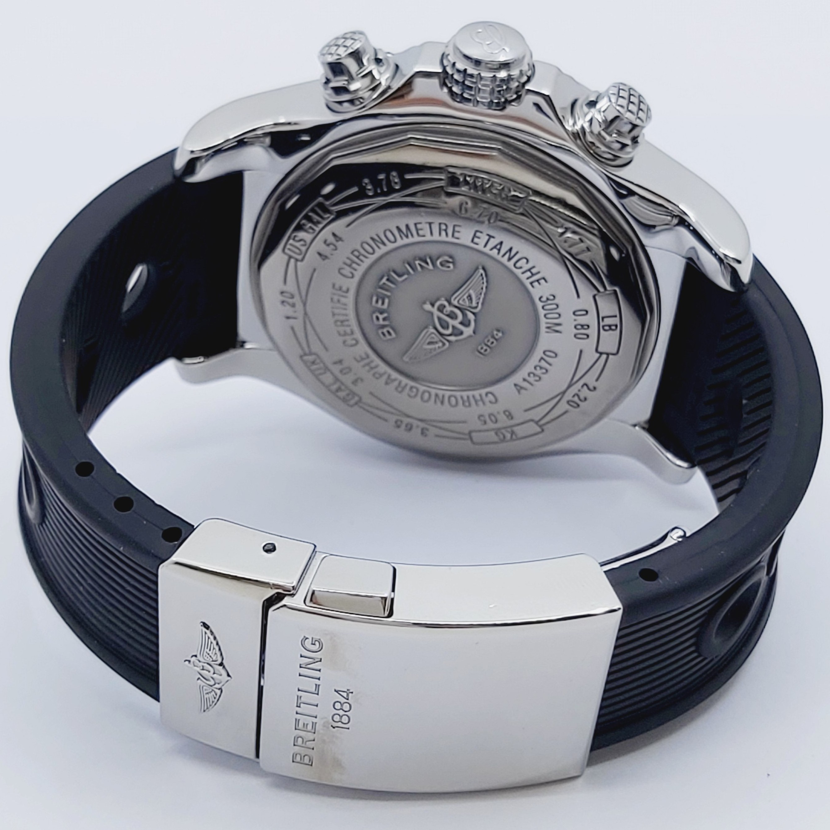 Armbanduhr Breitling Avenger A13370 mit Kautschuckband N.2387745 mit Custom-Brillantlünette, Box