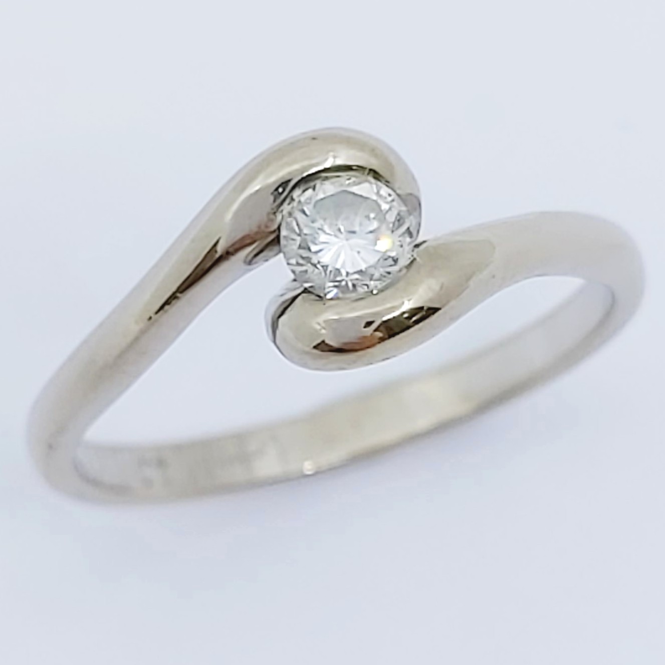 Ring 585/- mit einem Brillant, Größe: 53, 2,70g