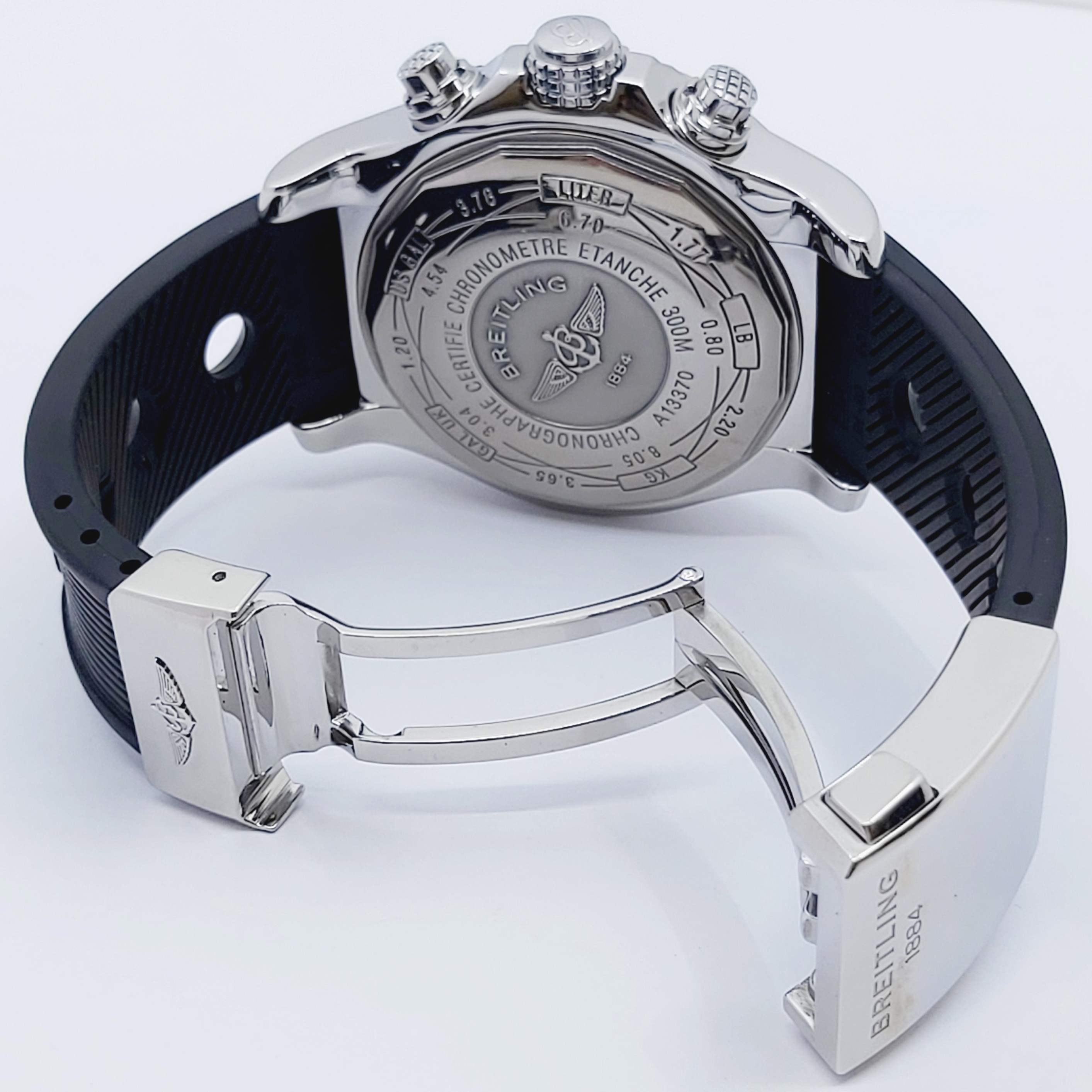 Armbanduhr Breitling Avenger A13370 mit Kautschuckband N.2387745 mit Custom-Brillantlünette, Box
