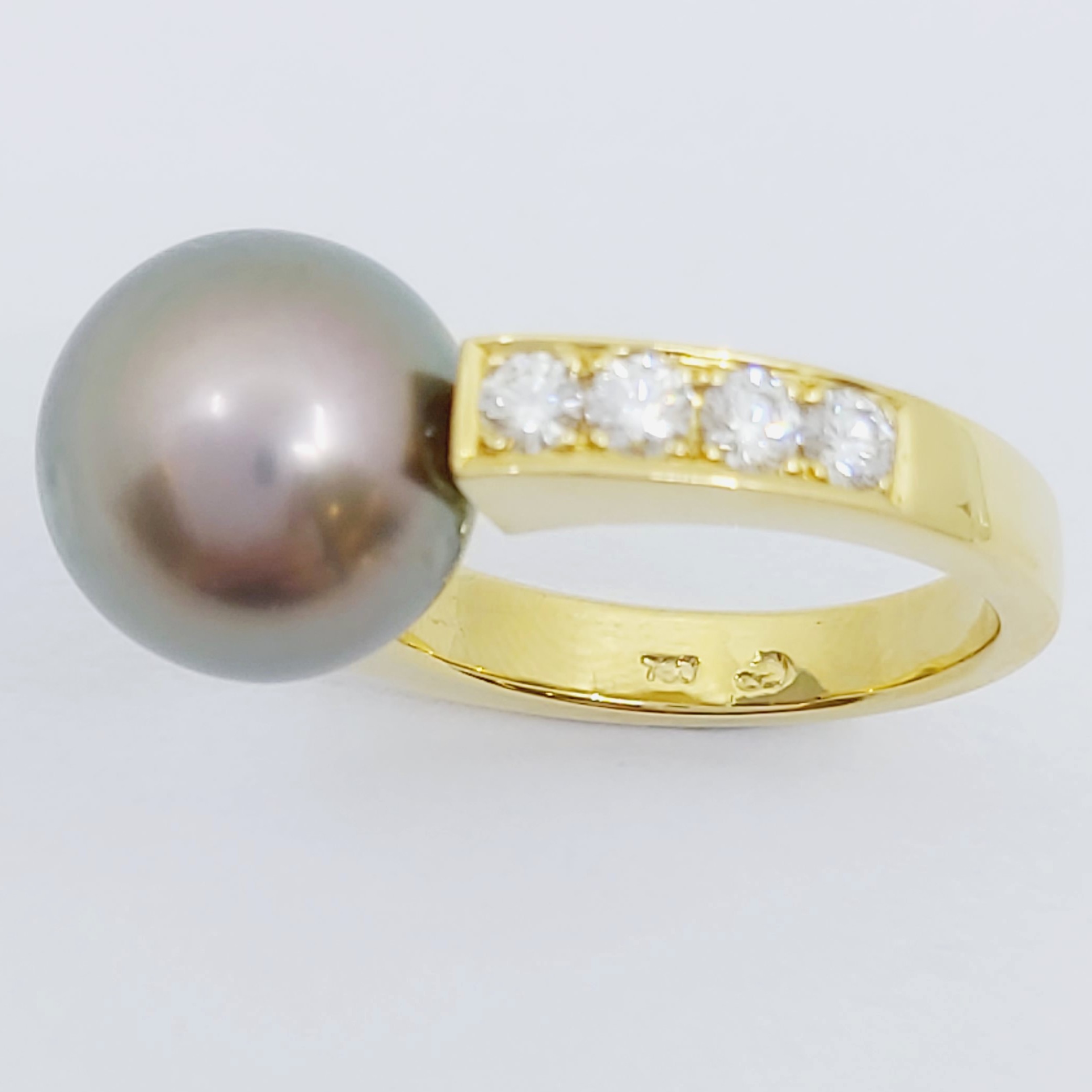 Ring 750/-, Größe: 57 mit Tahitiperle und Brillanten, 9,890g