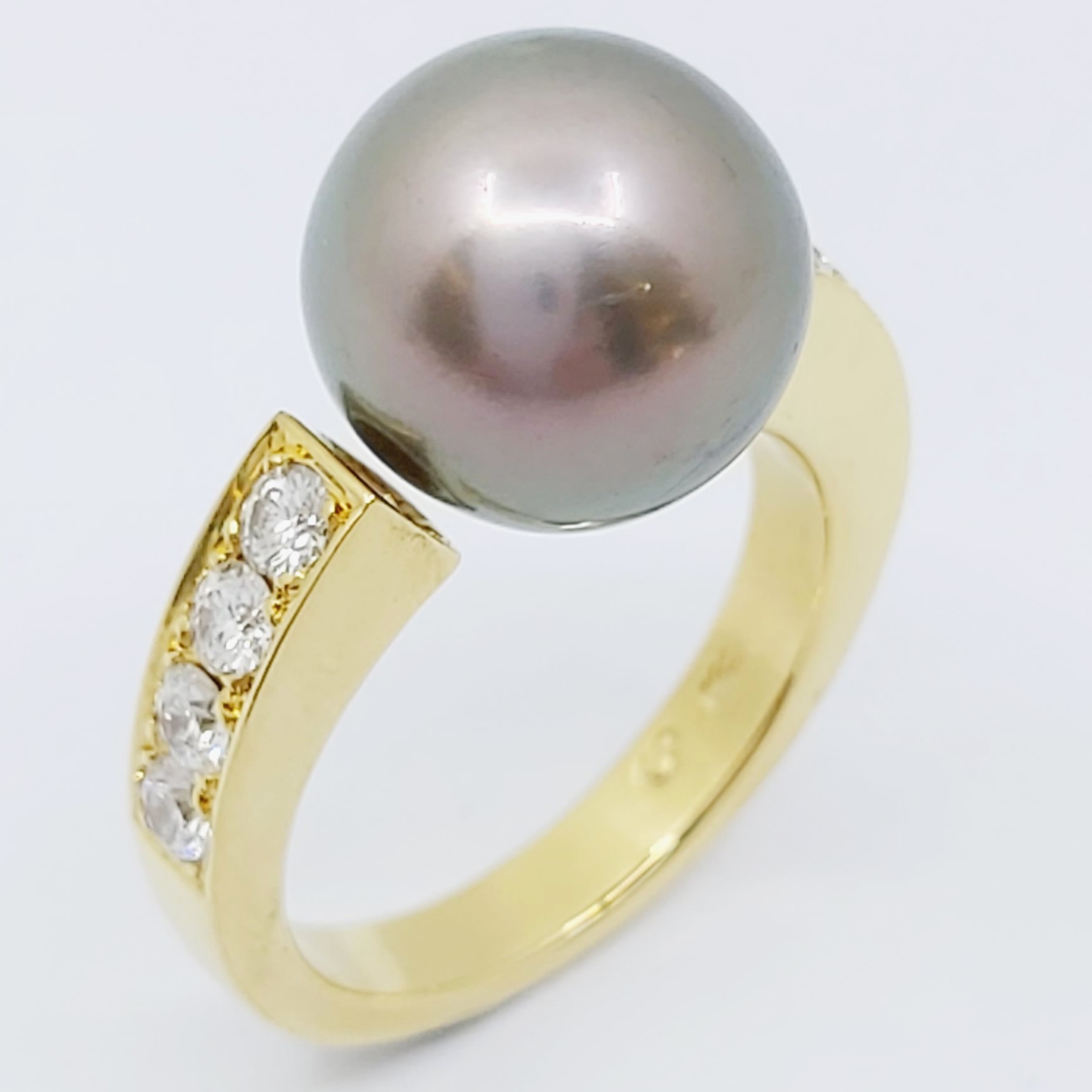 Ring 750/-, Größe: 57 mit Tahitiperle und Brillanten, 9,890g