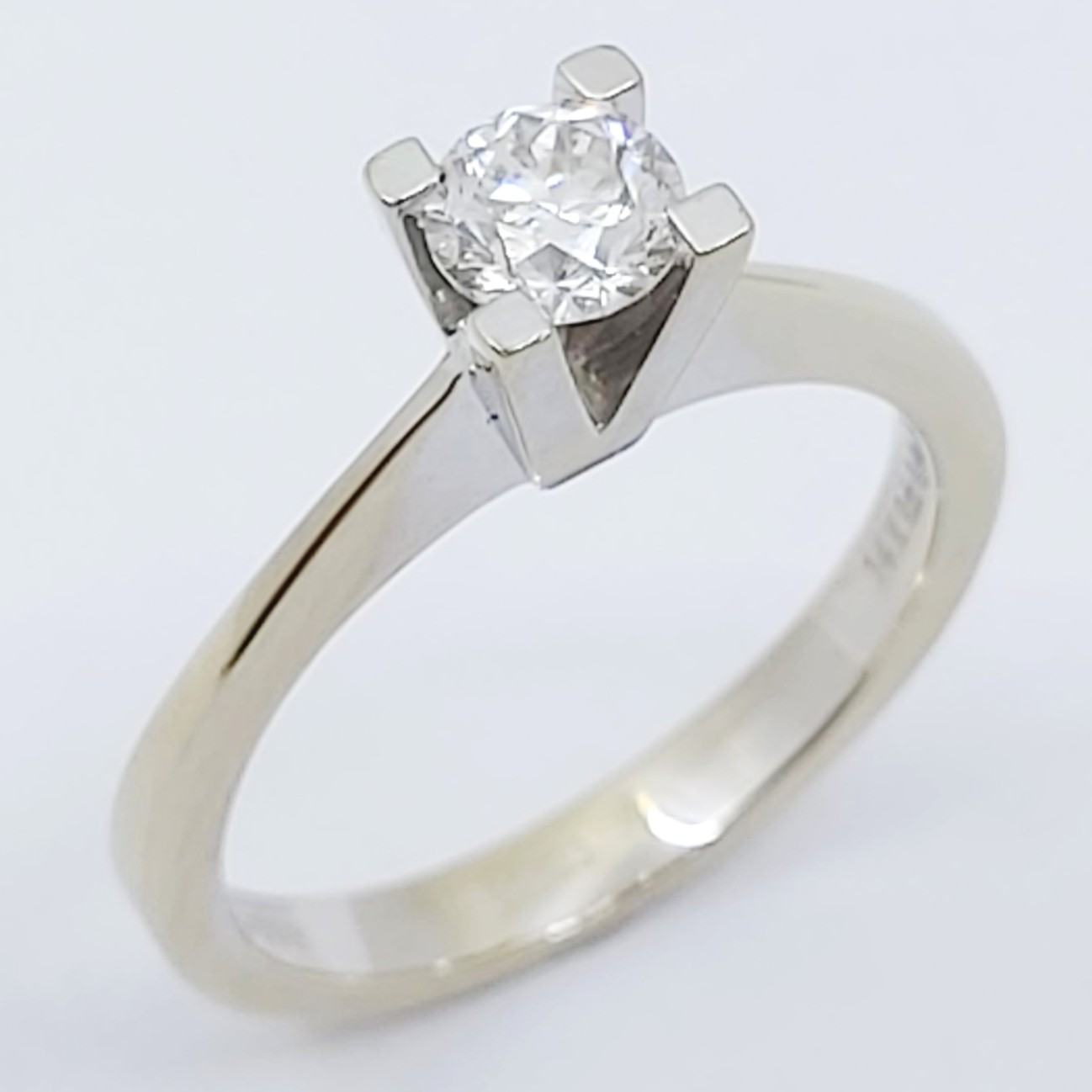 Ring 585/- mit einem Brillant, Größe: 53,5, 3,470g