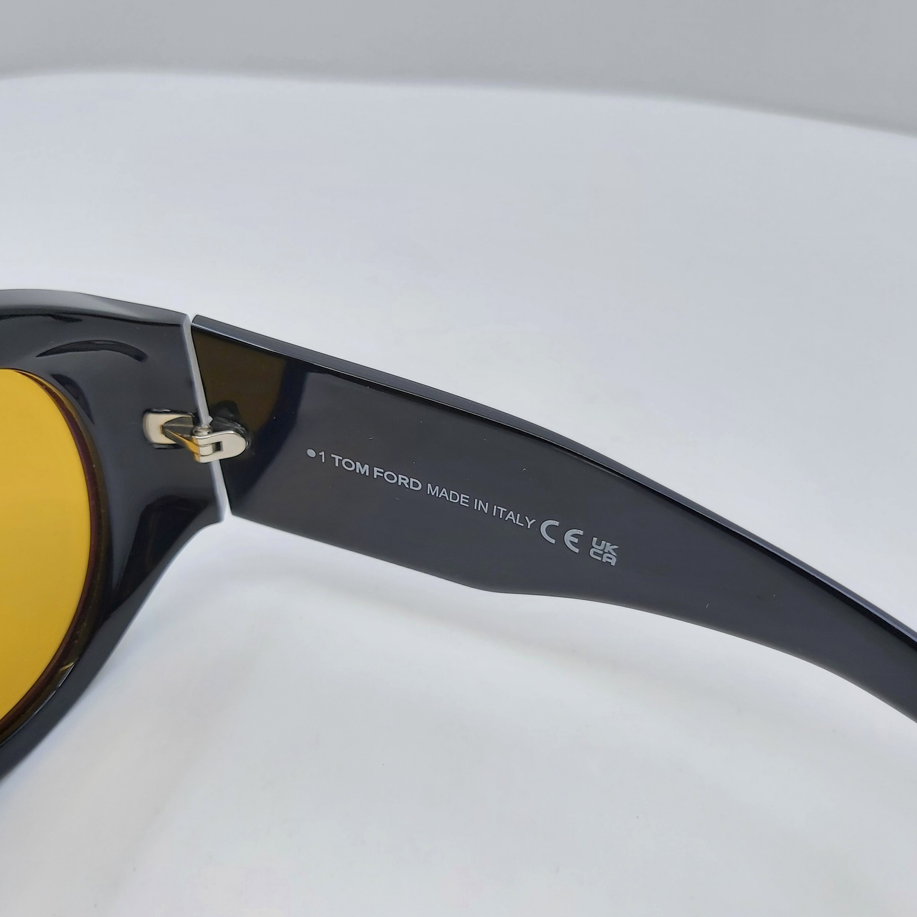 Tom Ford FT1044 mit Etui, Tuch und Rechnung