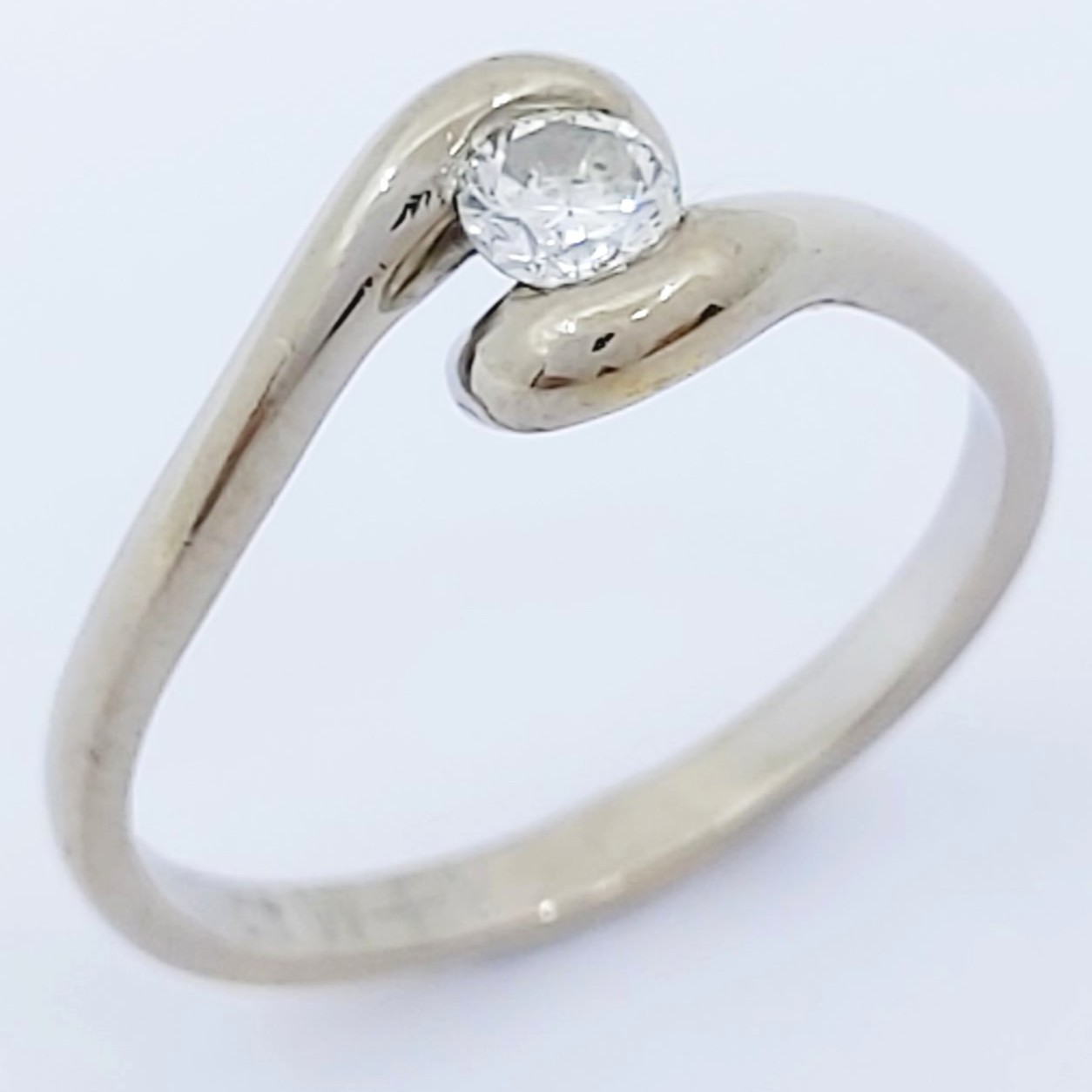 Ring 585/- mit einem Brillant, Größe: 53, 2,70g