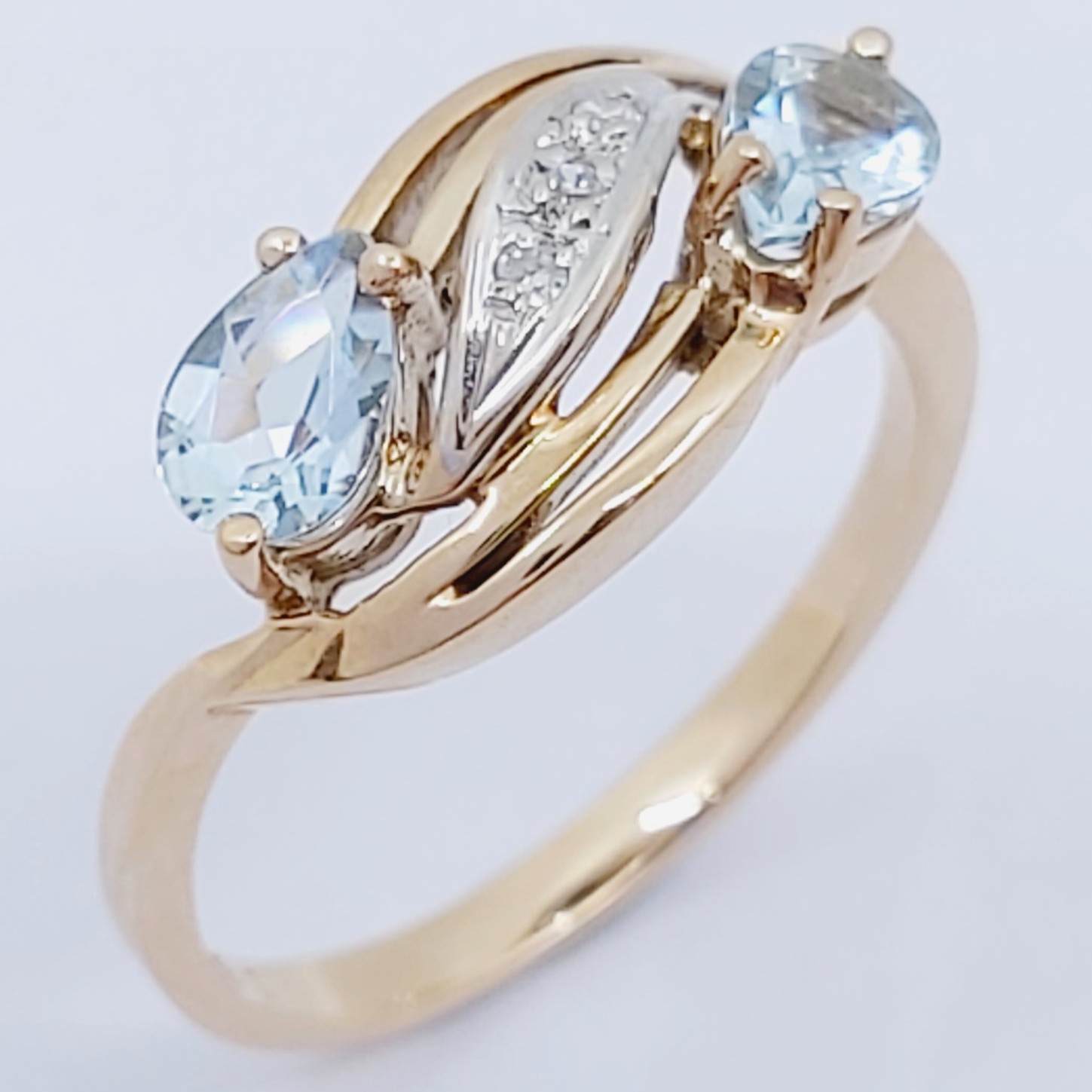 Ring 585/- mit Topase und Diamaten, Größe: 55, 3,14g
