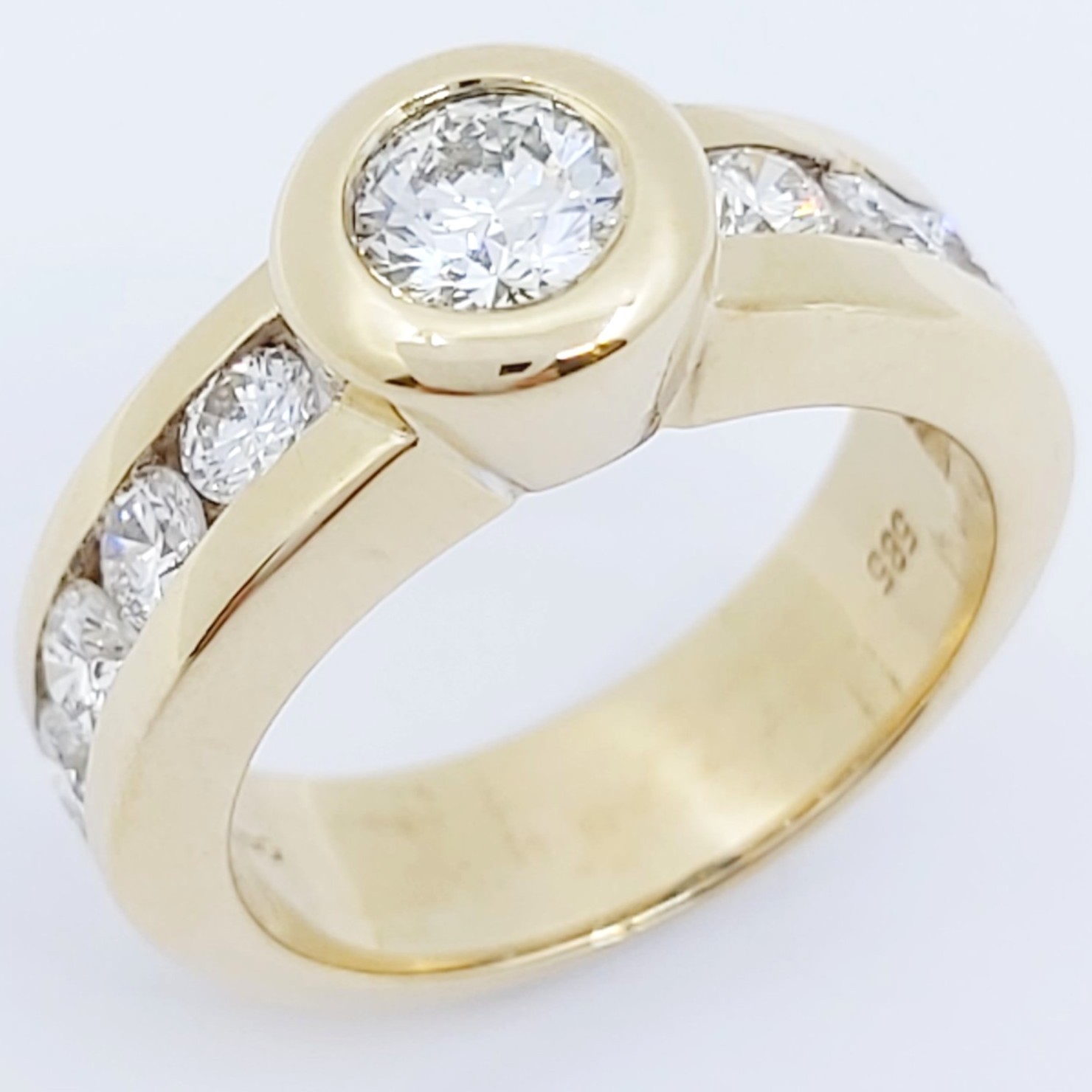 Ring 585/- mit Brillanten, Größe: 47, 5,90g