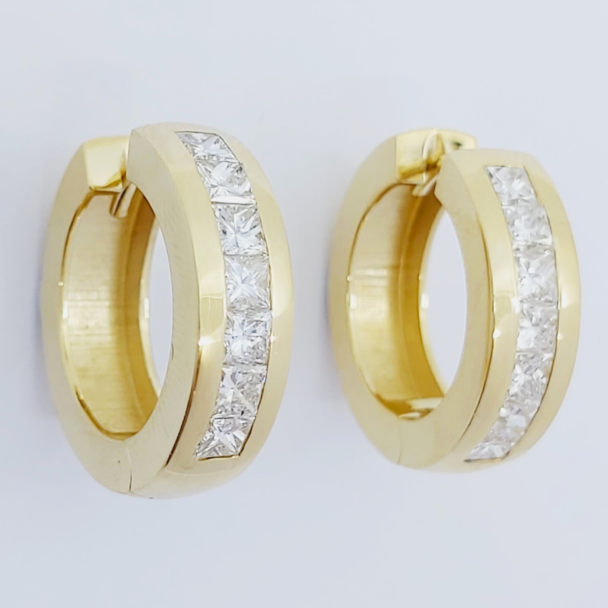 Creolen 750/- mit Diamanten, 15,39g