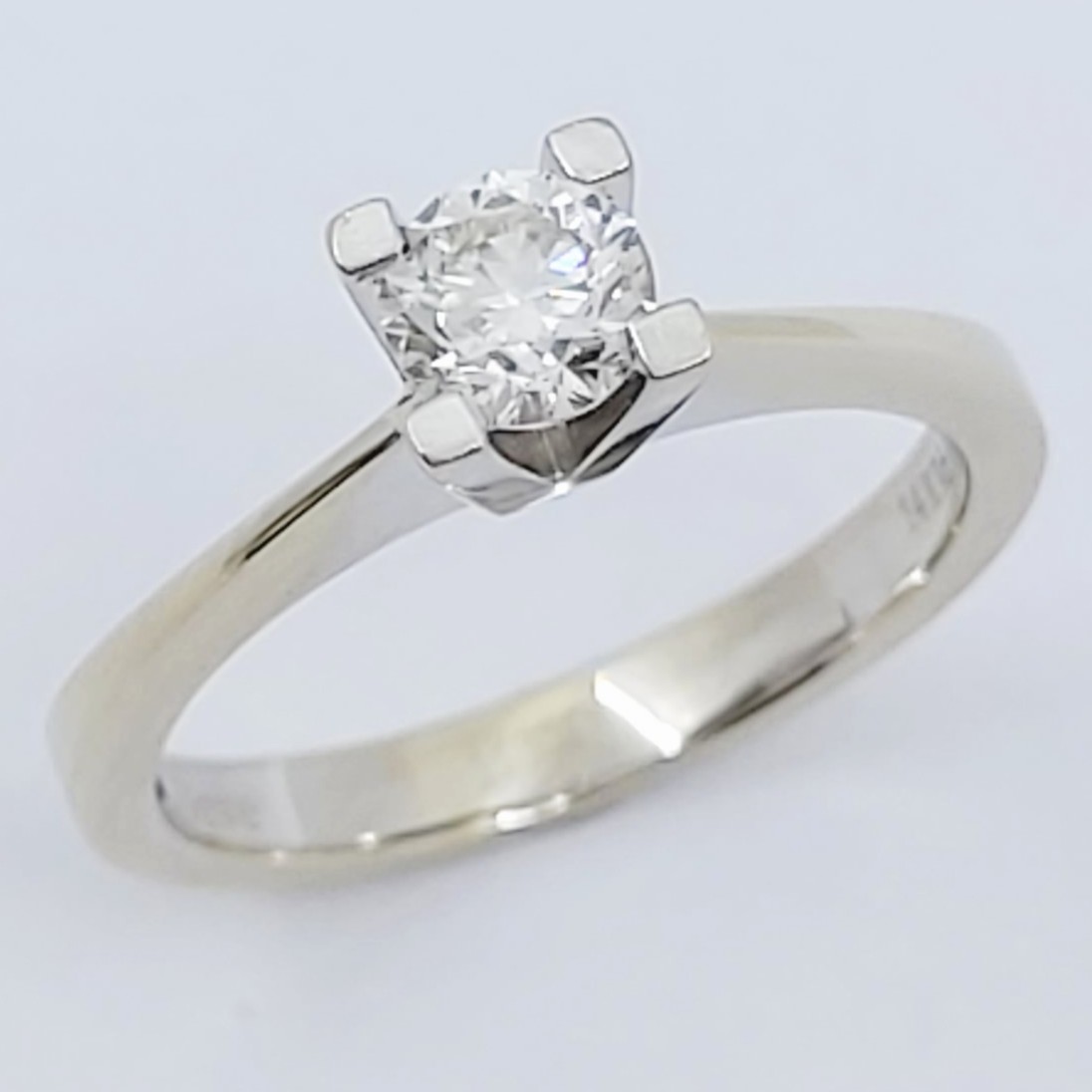 Ring 585/- mit einem Brillant, Größe: 53,5, 3,470g