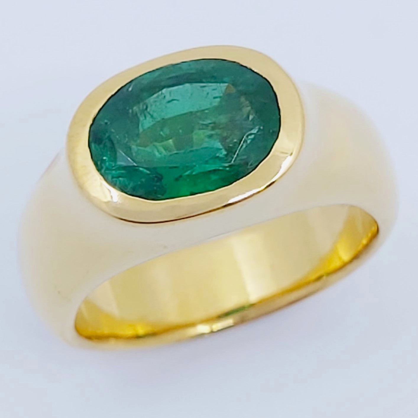 Ring 900/- mit einem Smaragd, Größe: 62, 24,78g