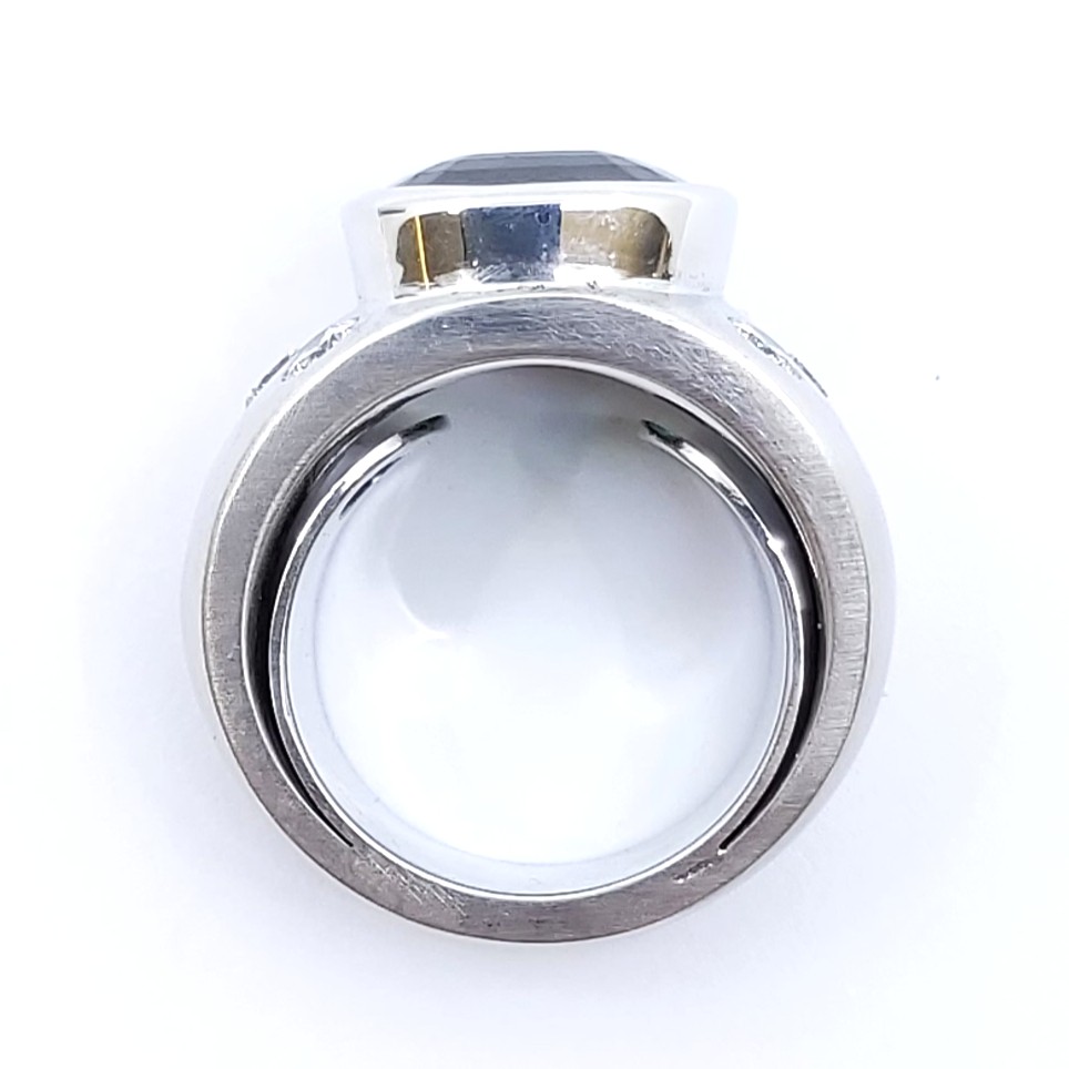 Ring 585/- mit einem Turmalin und Brillanten, Größe: 50, 27,67 g