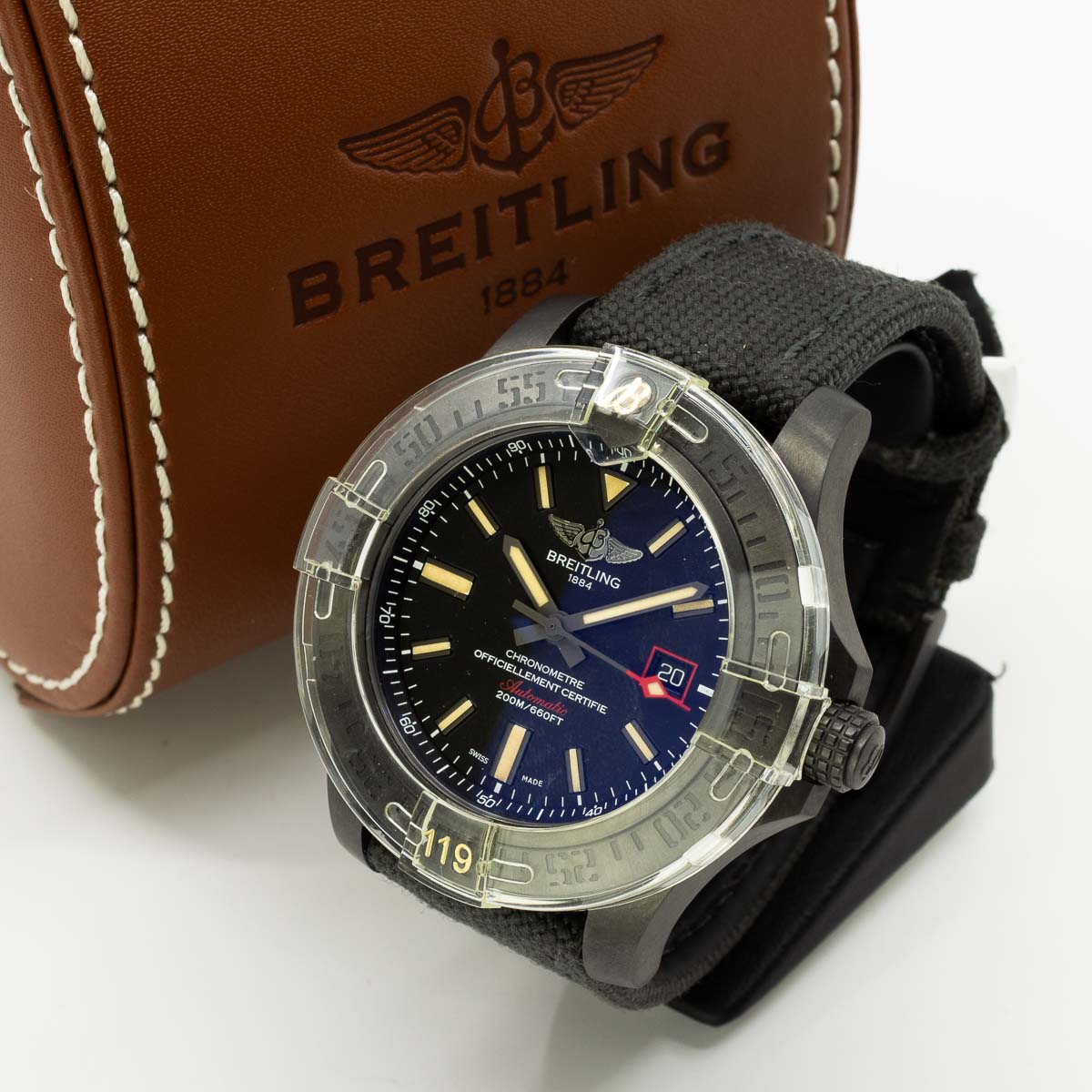 1 Armbanduhr Breitling Avenger Blackbird 44 , Modell:V1731110/BD74, Originalbox, Papierell
