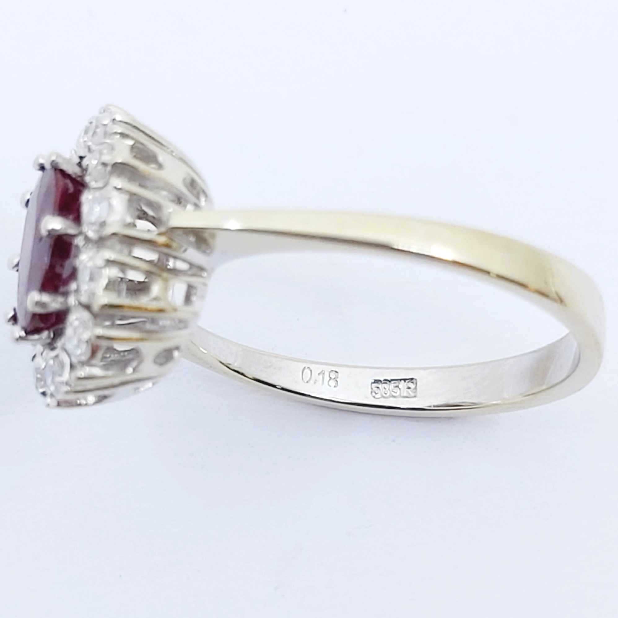 Ring 585/- mit einem Rubin und Diamanten, Größe: 56, 3,75g